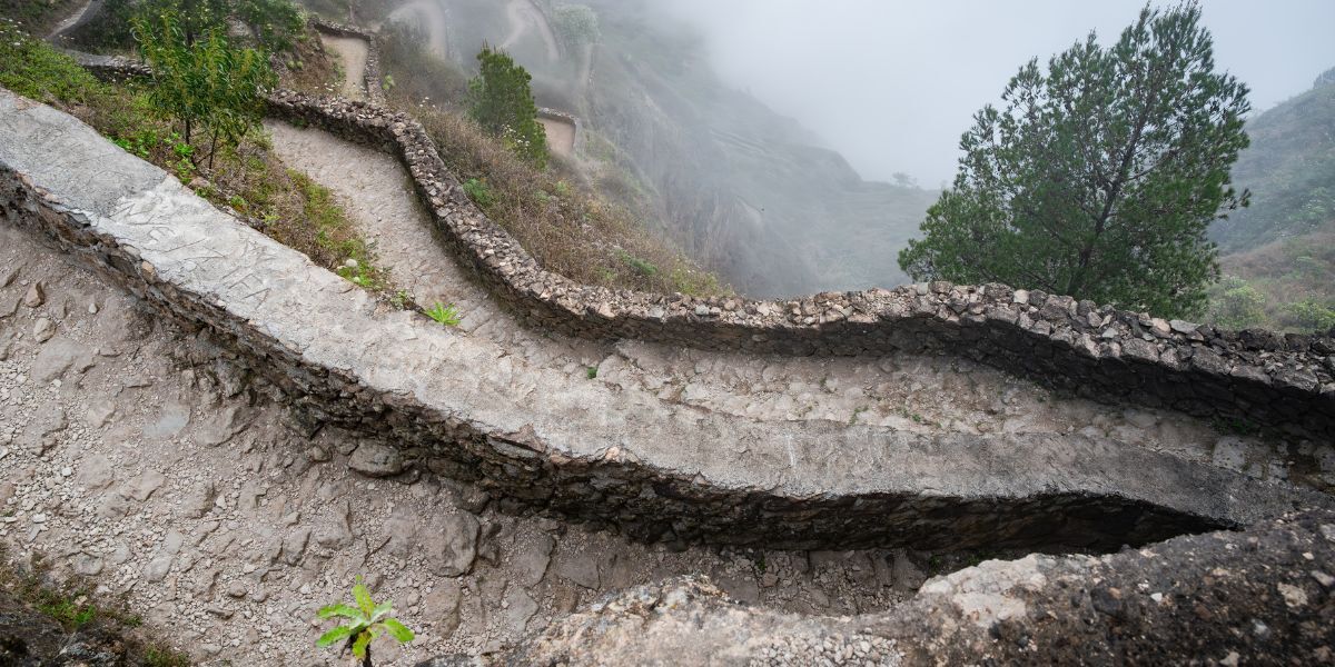 Vallée de Paul – Cratère de Cova – Pico da Cruz 