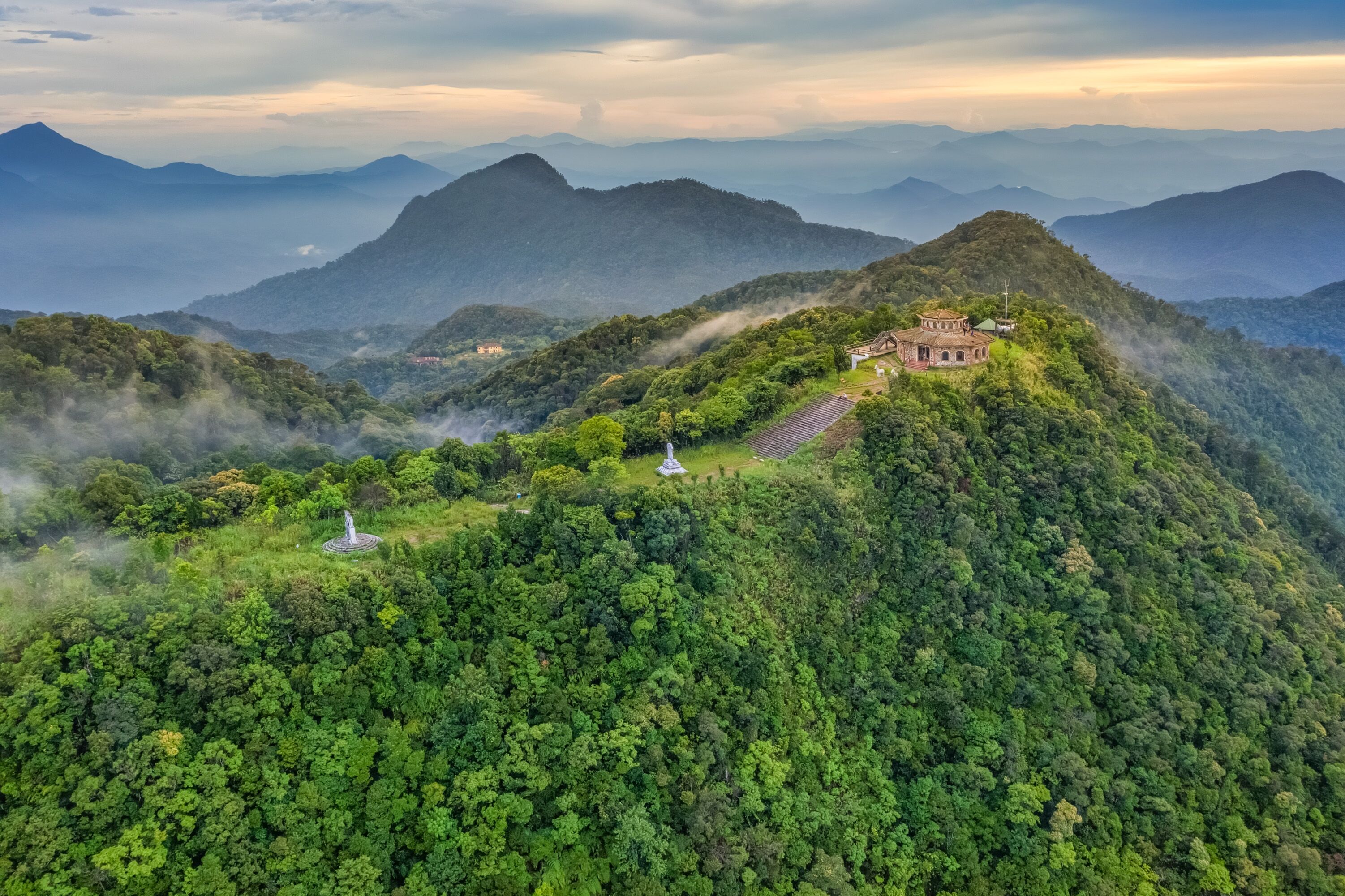 Hué - Parc National de Bach Ma - Hoi An 