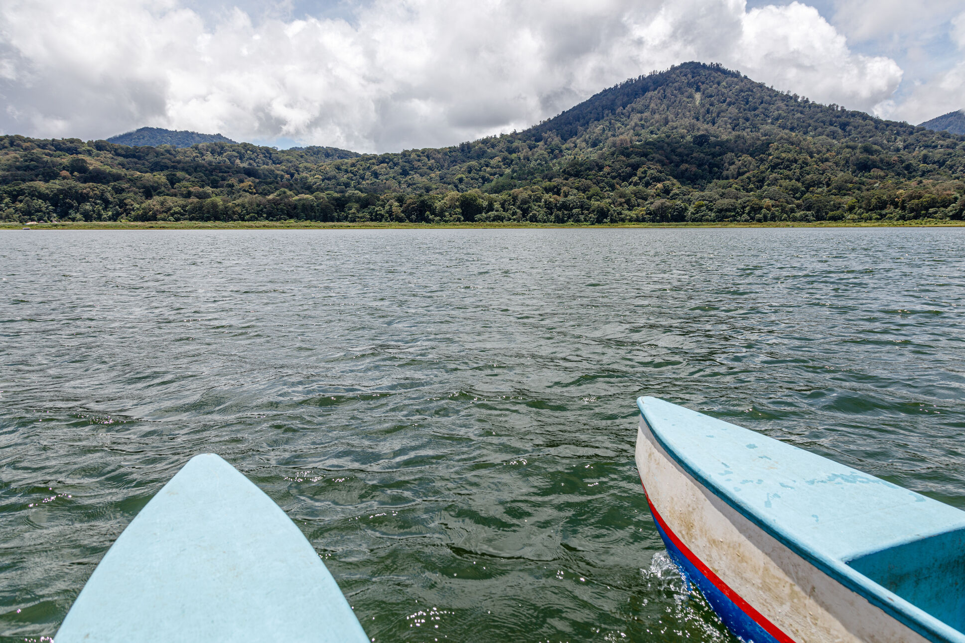 Le lac sacré de Tamblingan 