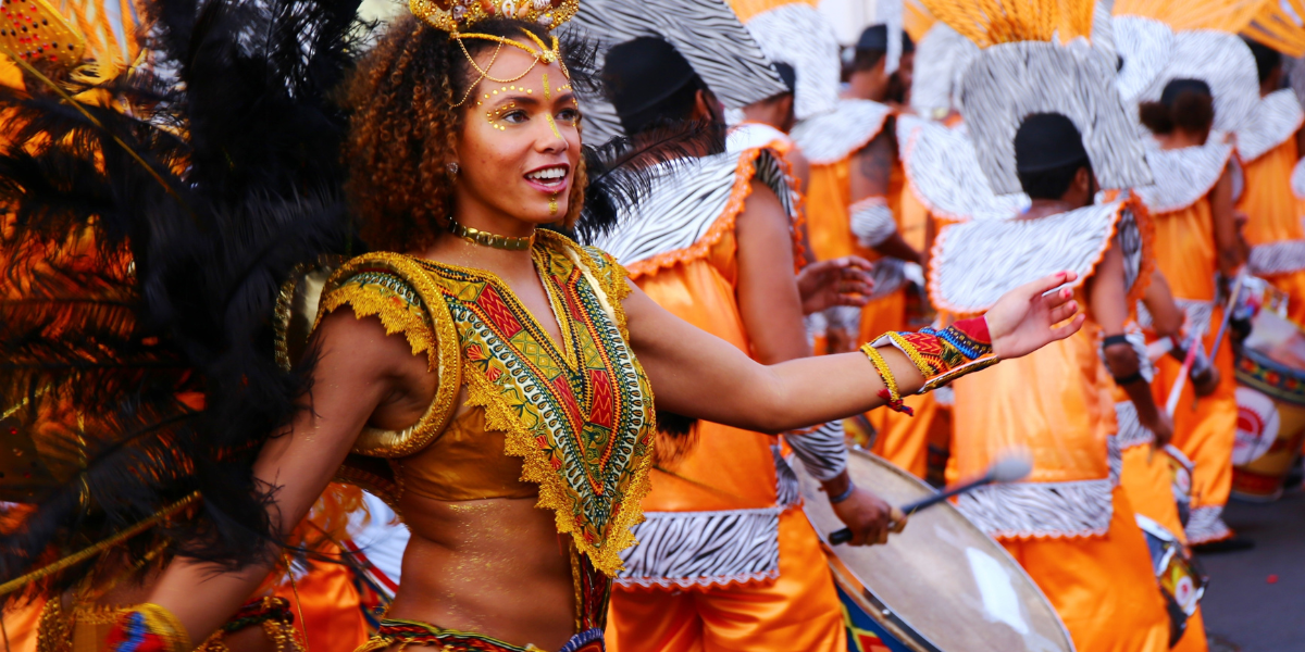 Descente dans la vallée de Paul et carnval à Mindelo