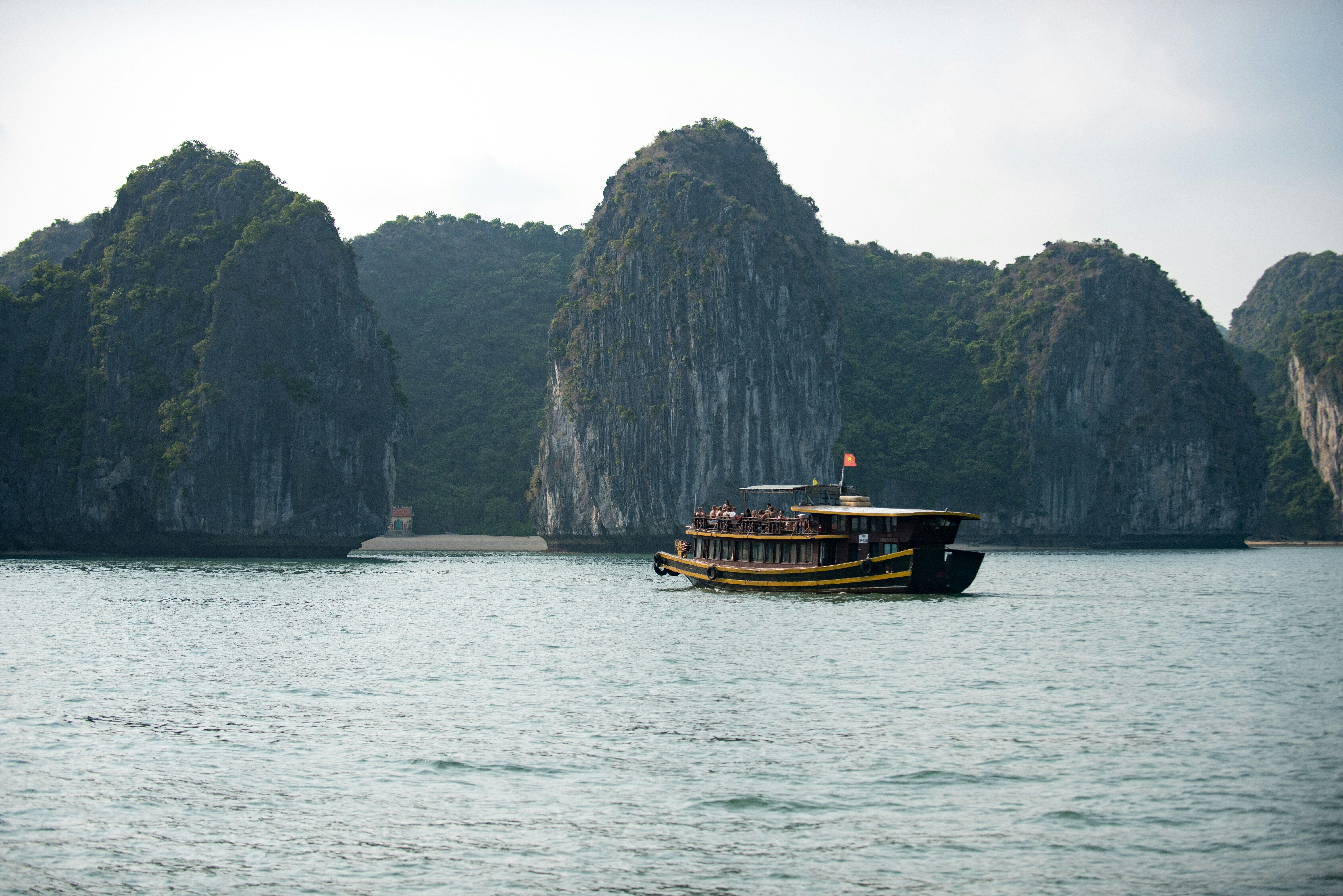 Cat Ba : navigation et kayak dans la baie de Lan Ha 