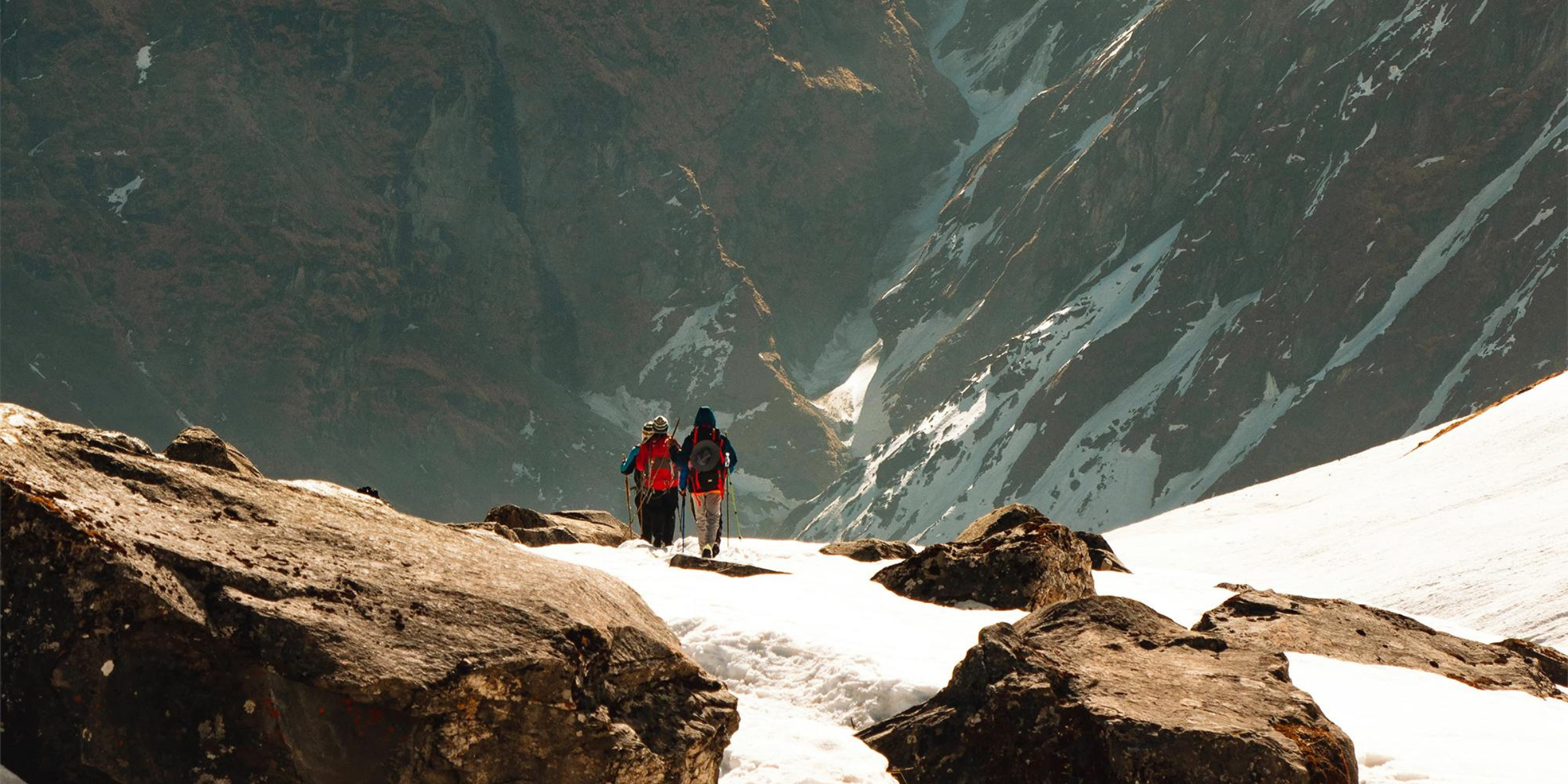 Muktinath - Lupra (2790m) - Tatopani (1100)