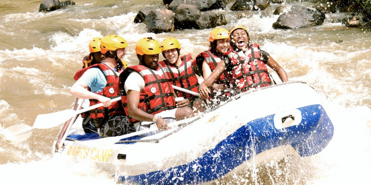Descente de la rivière en rafting