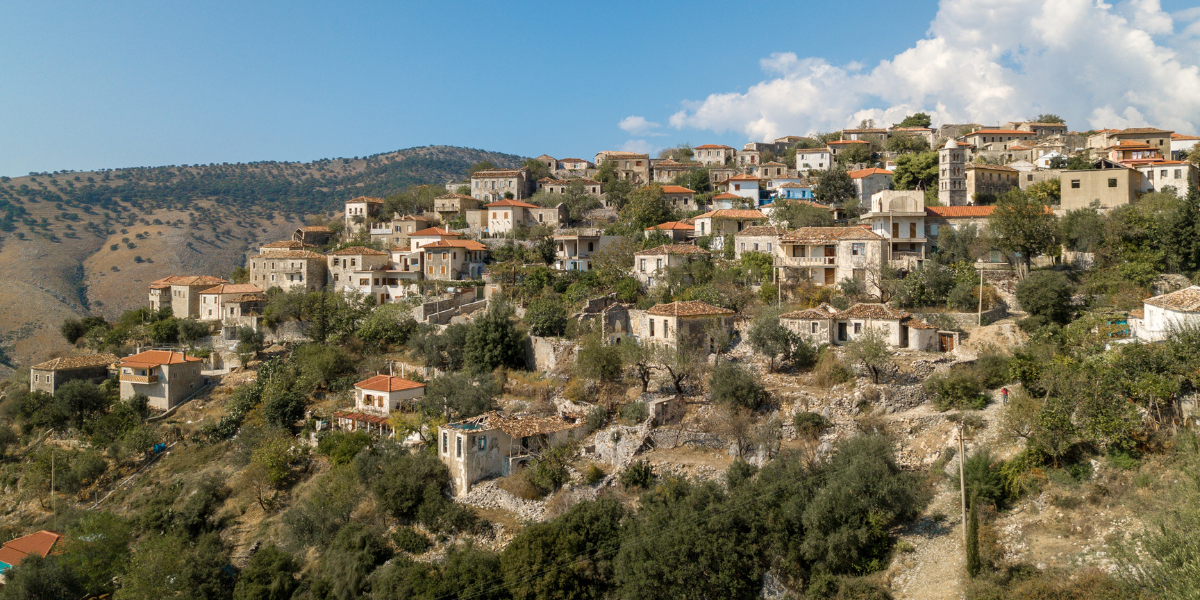 Sur les sentiers du village du Haut Qeparo