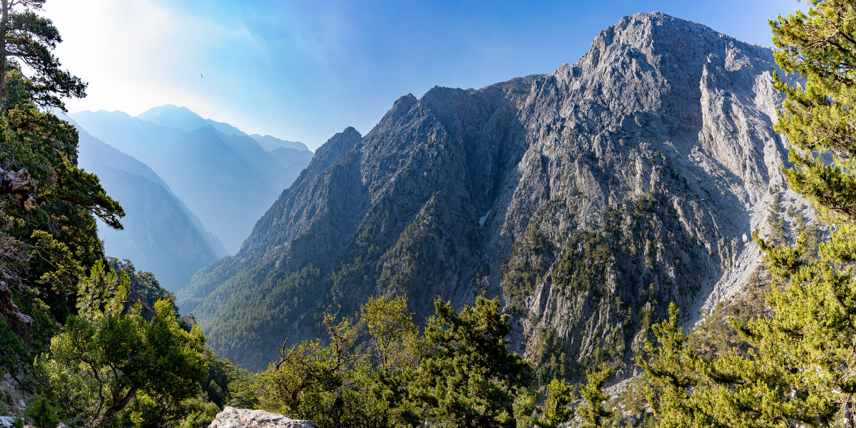 La vue sur les montagnes blanches, en haut des Gorges de Samaria, Jour 4