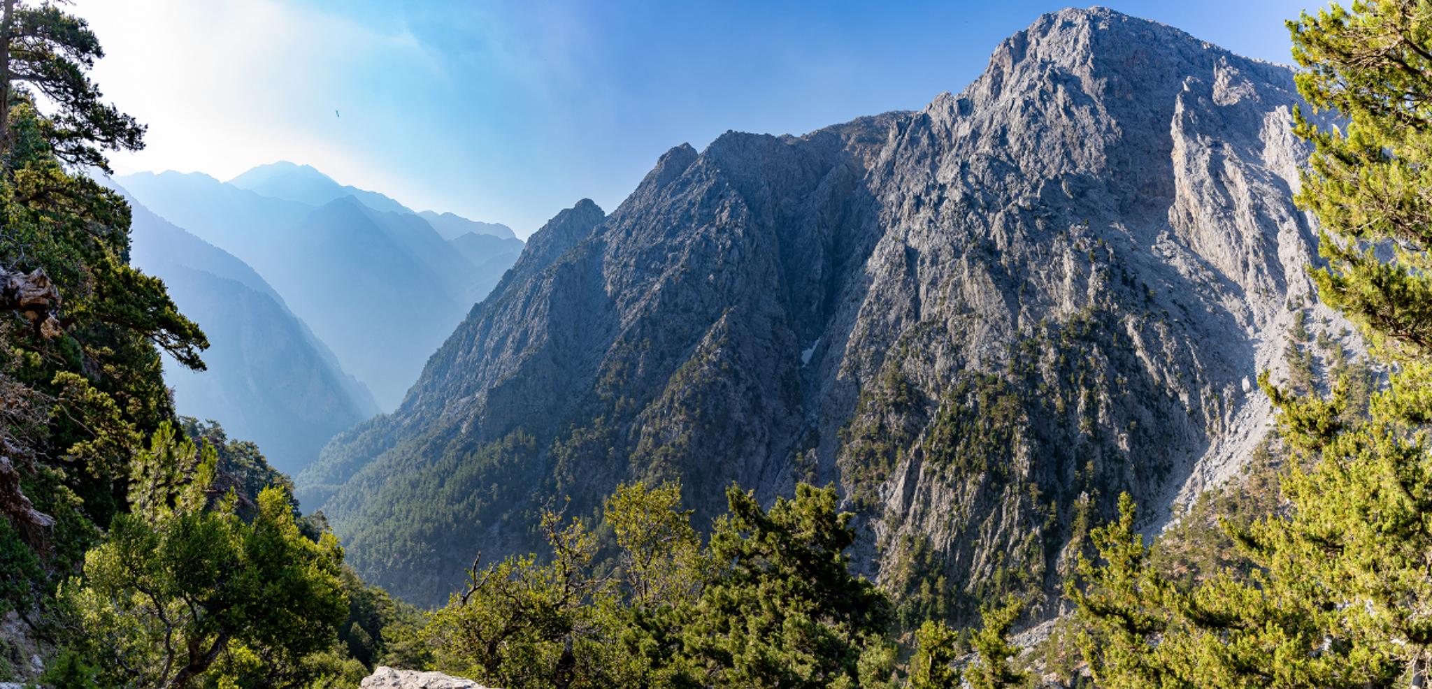 La vue sur les montagnes blanches, en haut des Gorges de Samaria, Jour 4