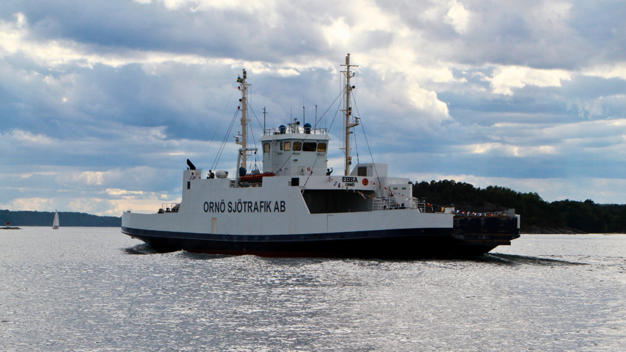En ferry à travers l'archipel de Stockholm