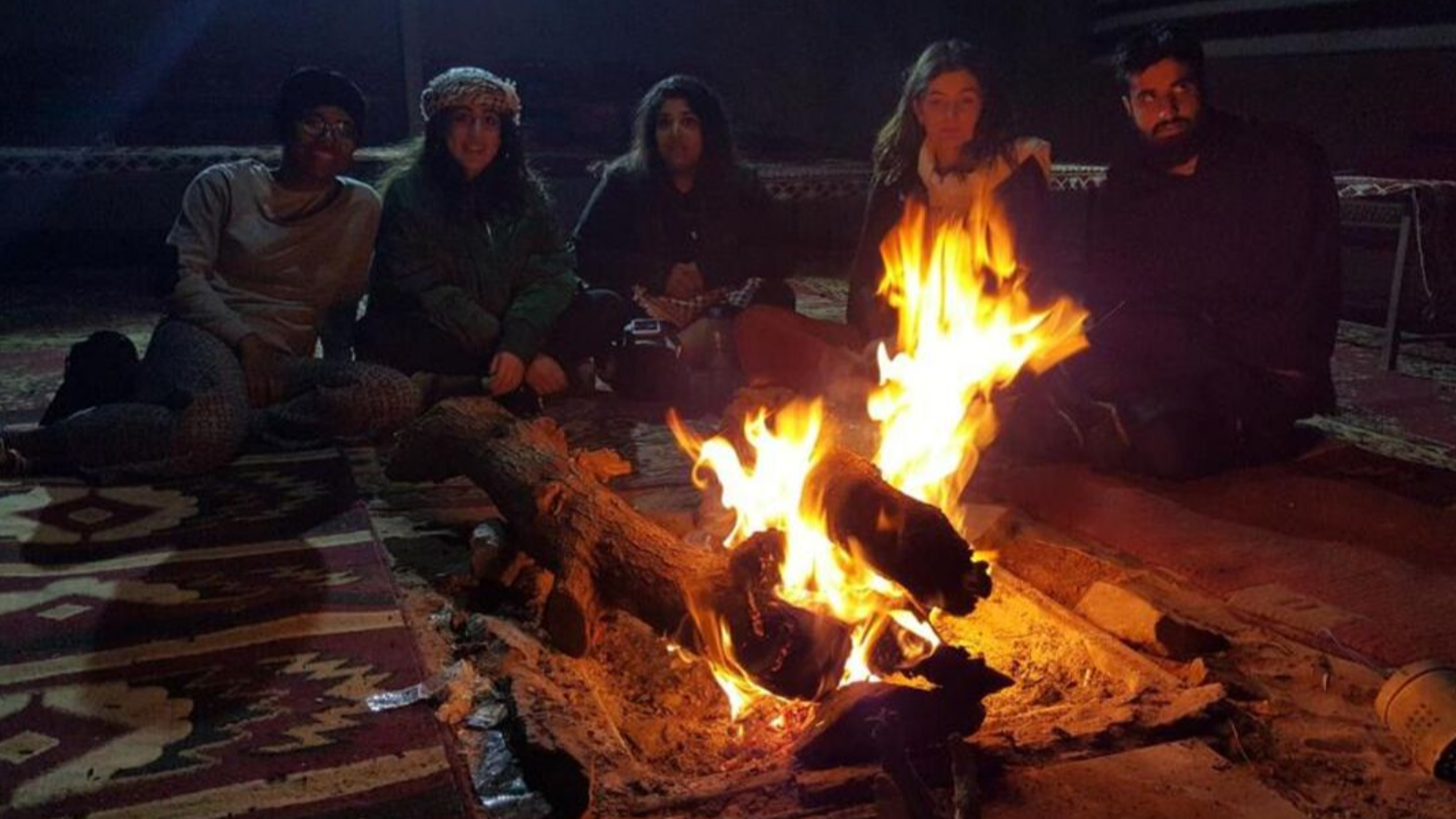 Feu de camp entre potes pour une soirée sous les étoiles !