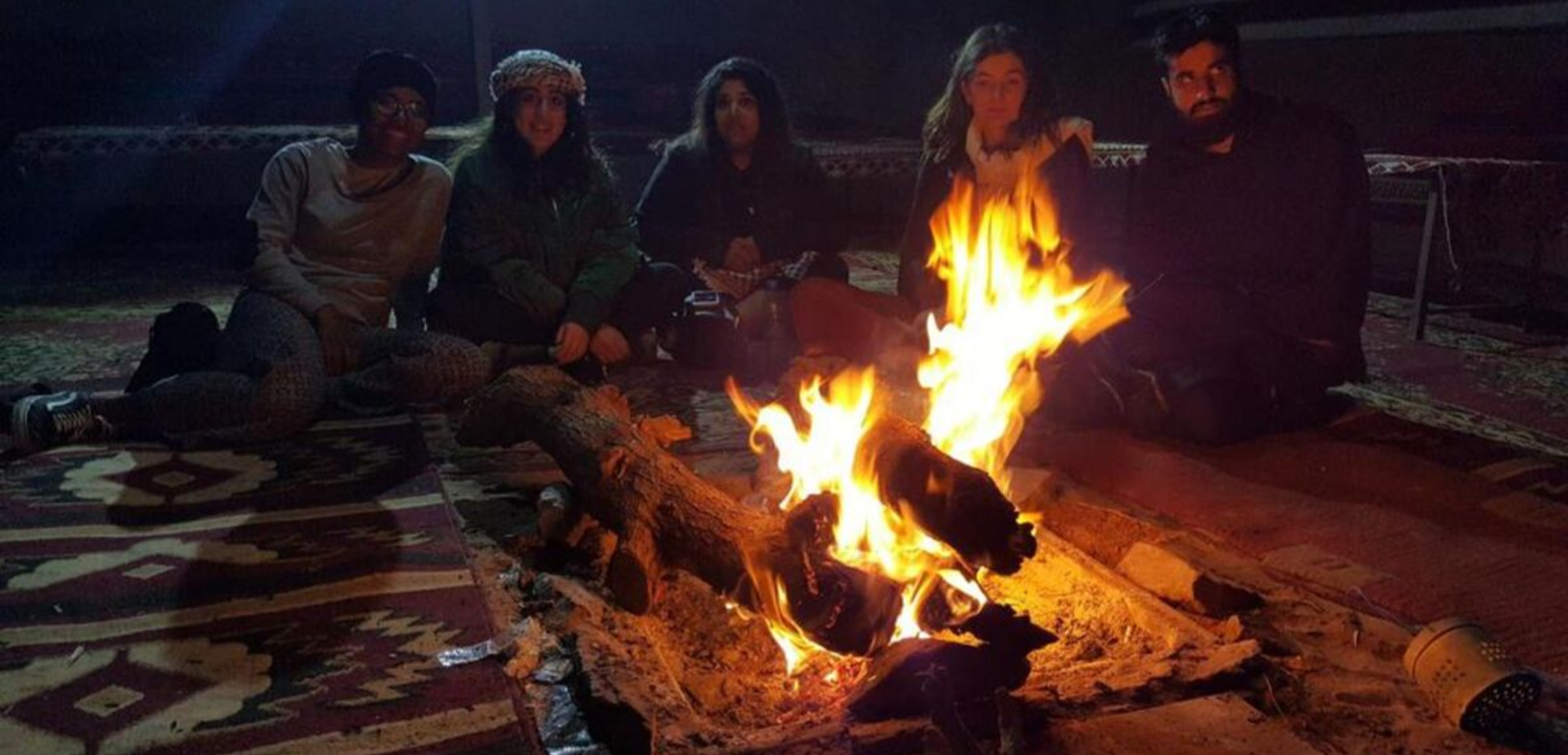Feu de camp entre potes pour une soirée sous les étoiles !