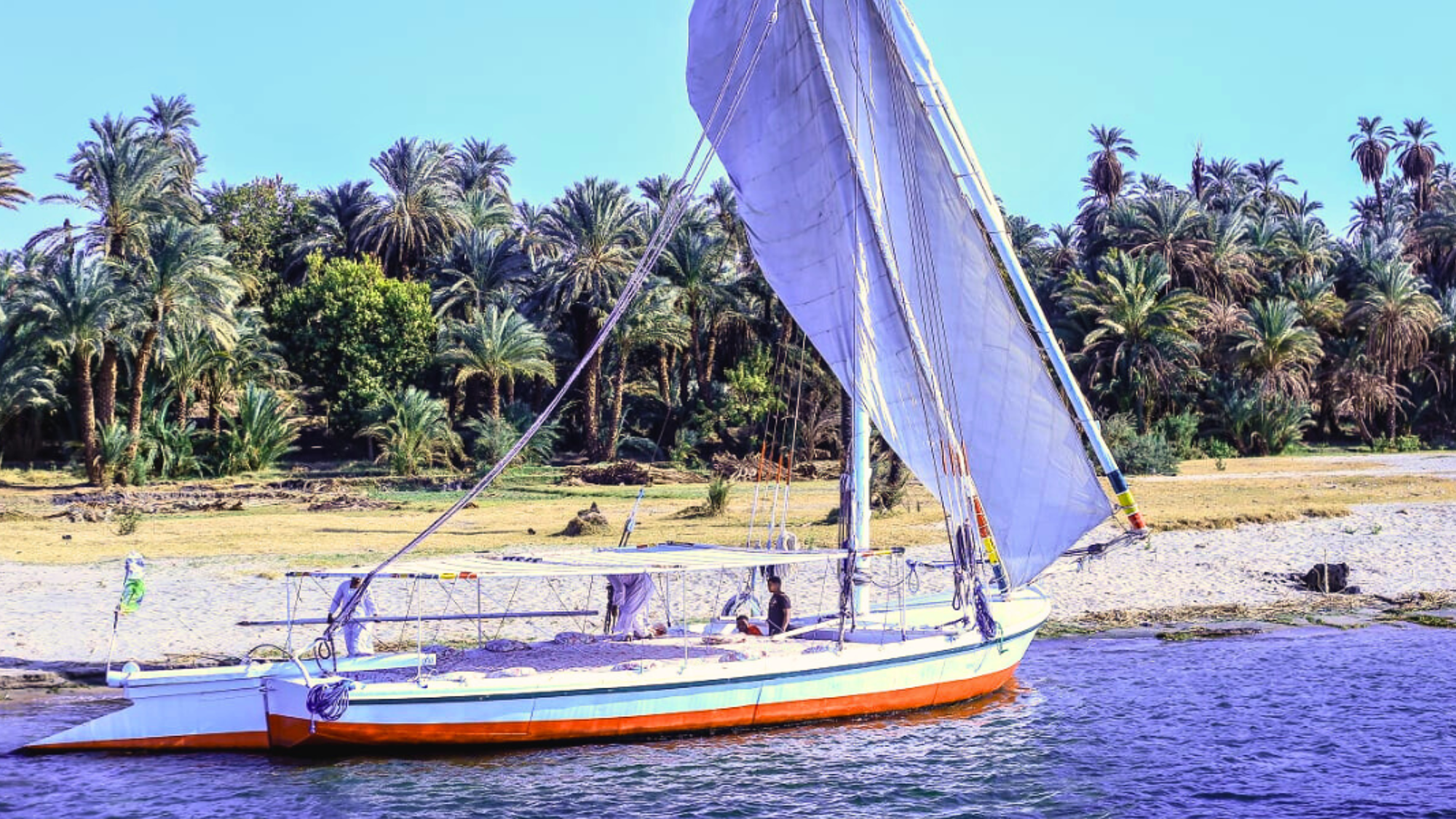 Puis embarquez à bord d'un bateau traditionnel