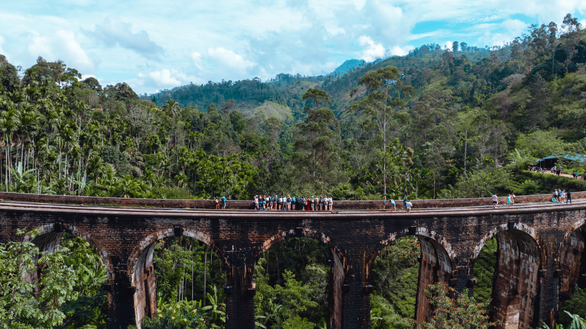 Le pont des 9 Arches, Ella