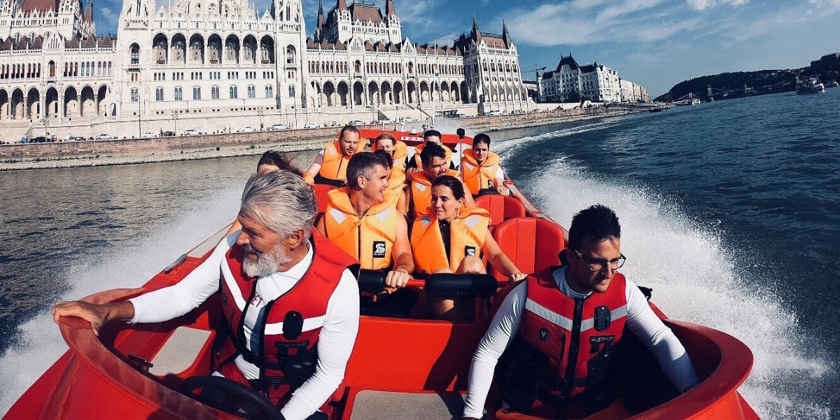 Et original en groupe et encadrés !