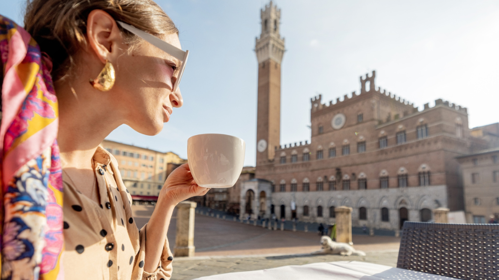 Retour à la civilisation dans la ville de Sienne