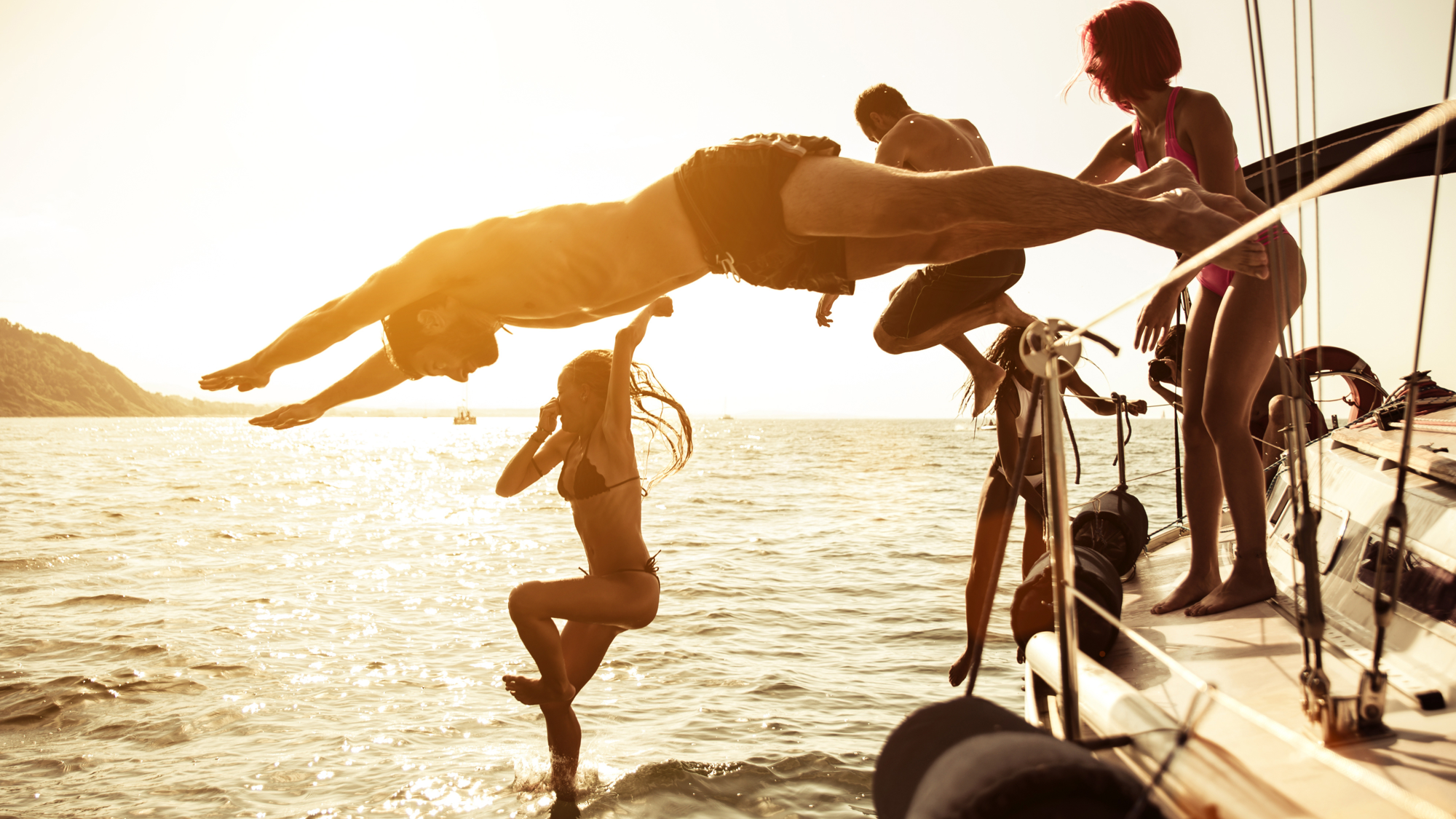 La joie des soirées au mouillage : sunset, baignade...