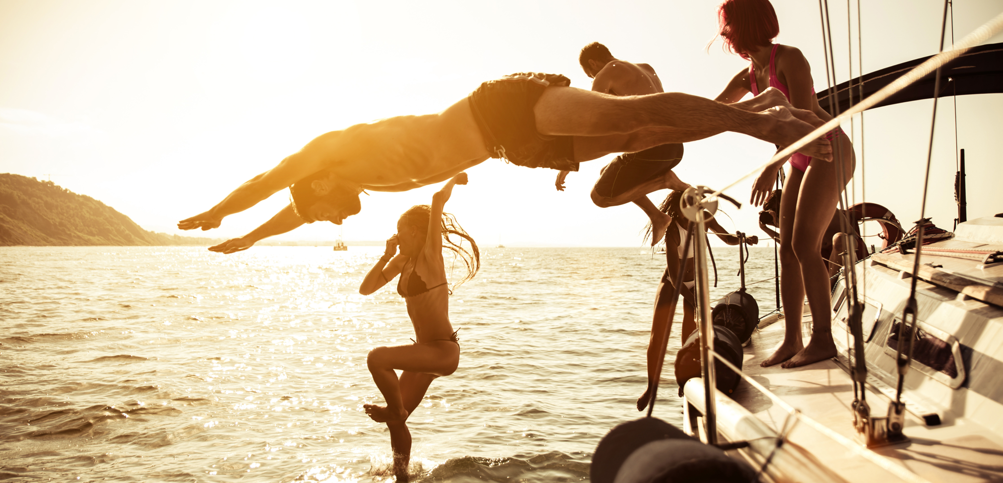 La joie des soirées au mouillage : sunset, baignade...