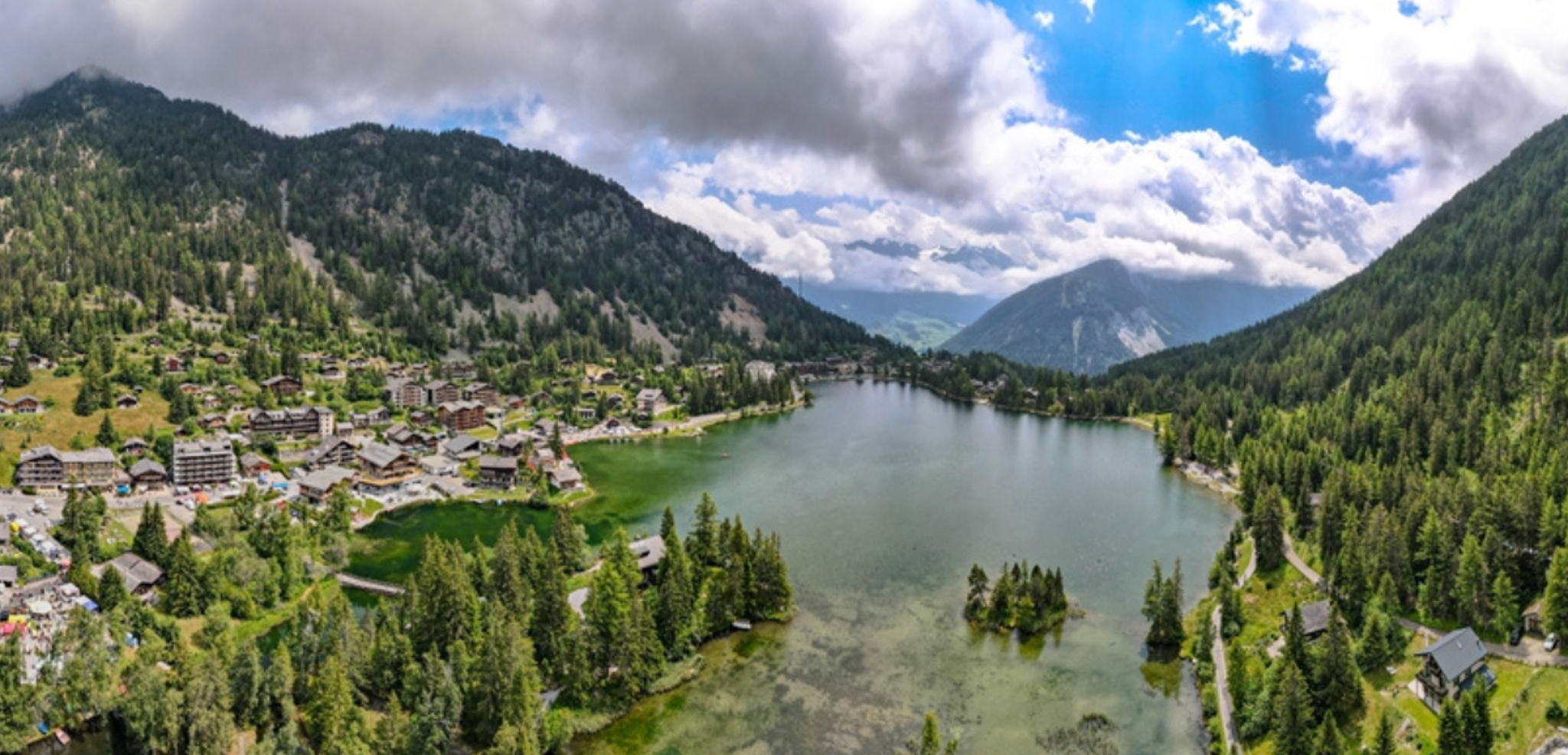 Nuit à Champex, en Suisse, et son charmant lac