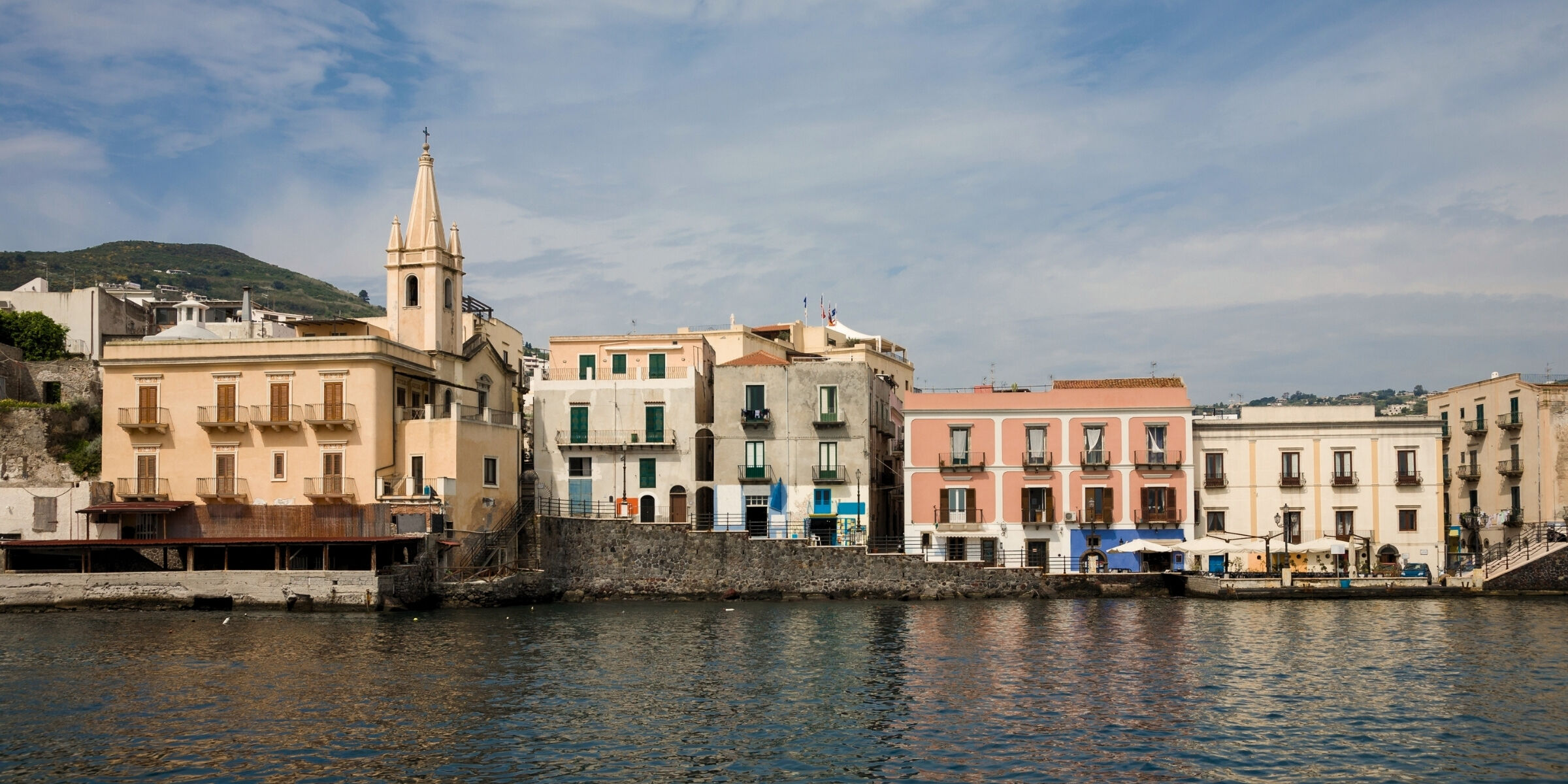 Port de Lipari, Îles Éoliennes, Italie ©Shutterstock.com