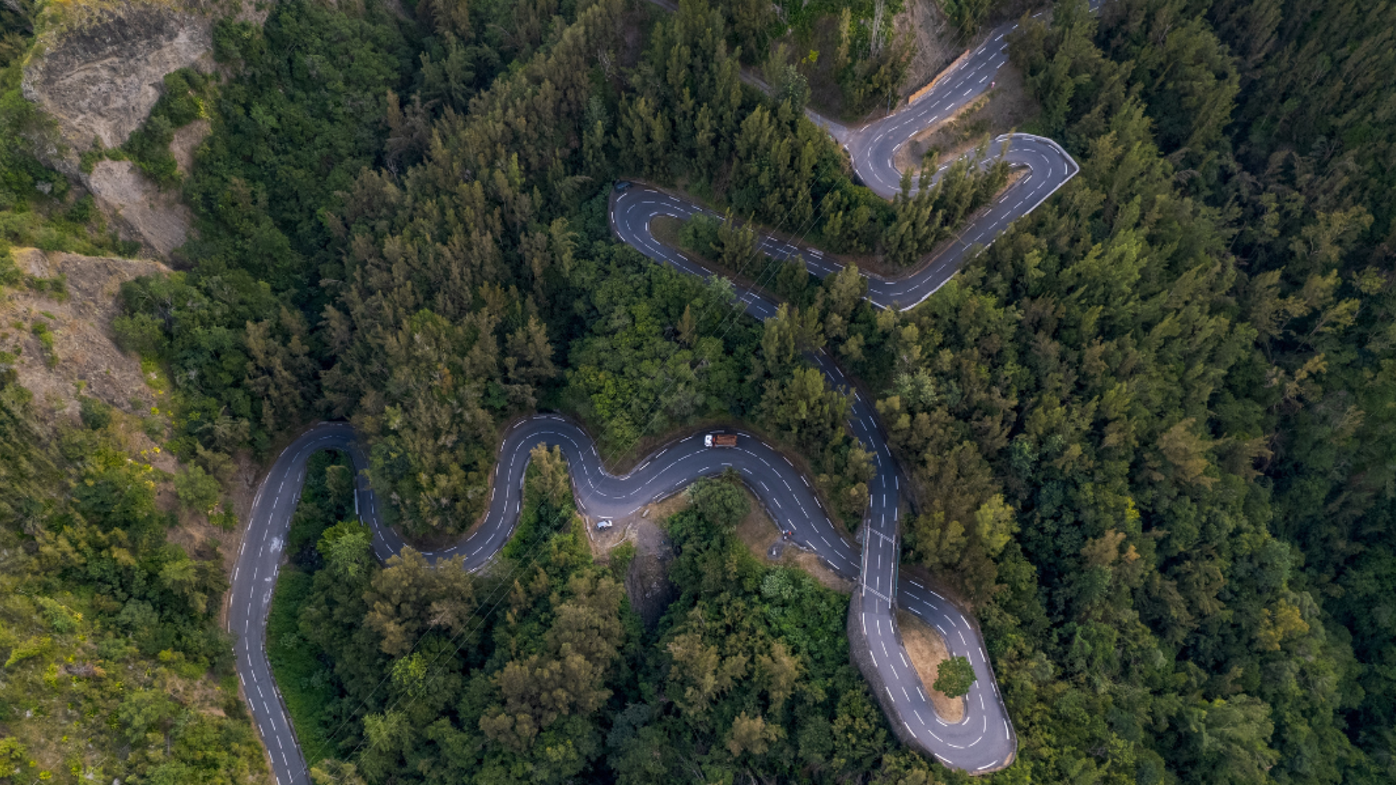 La mythique route aux 400 virages pour rejoindre le cirque de Cilaos - jour 6