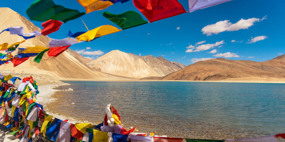 Admirez le lac de Tso Moriri