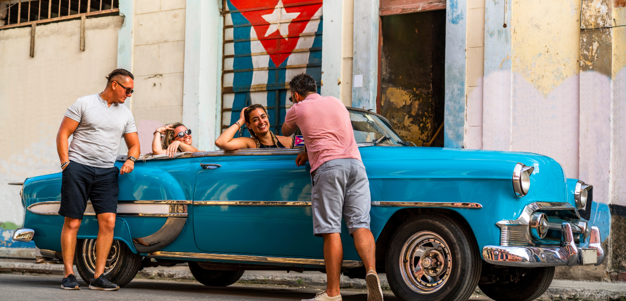 La Havane en vieille américaine décapotable