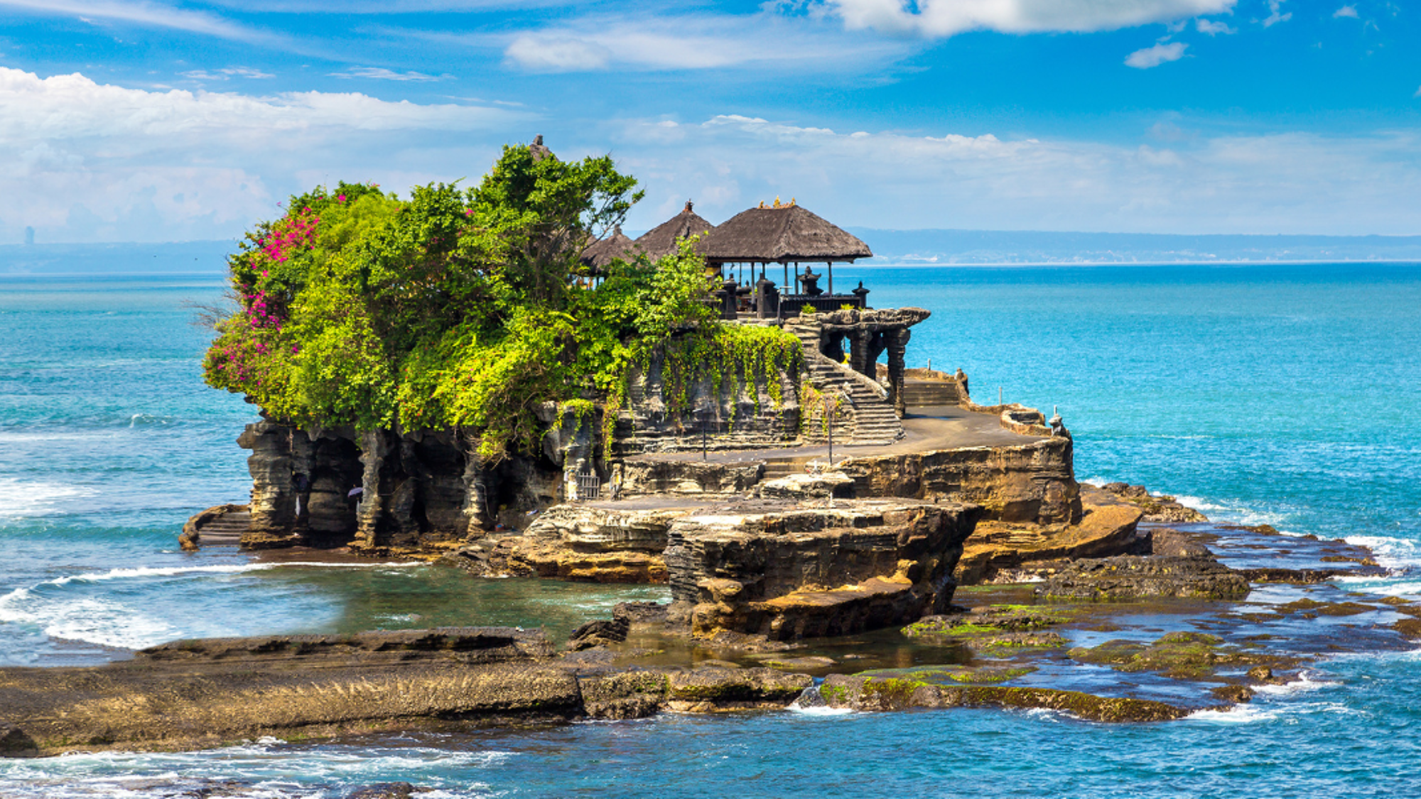 Puis partez à la découverte des trésors culturels de l'île