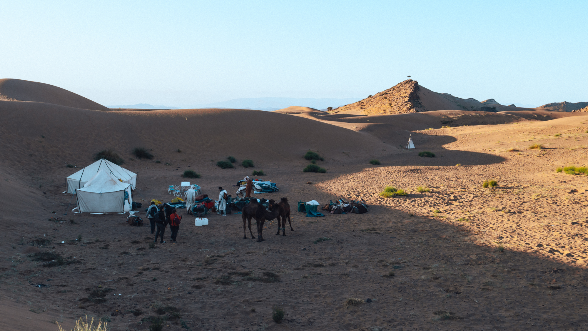 Randonnée désert, Maroc ©Maxime Moreau