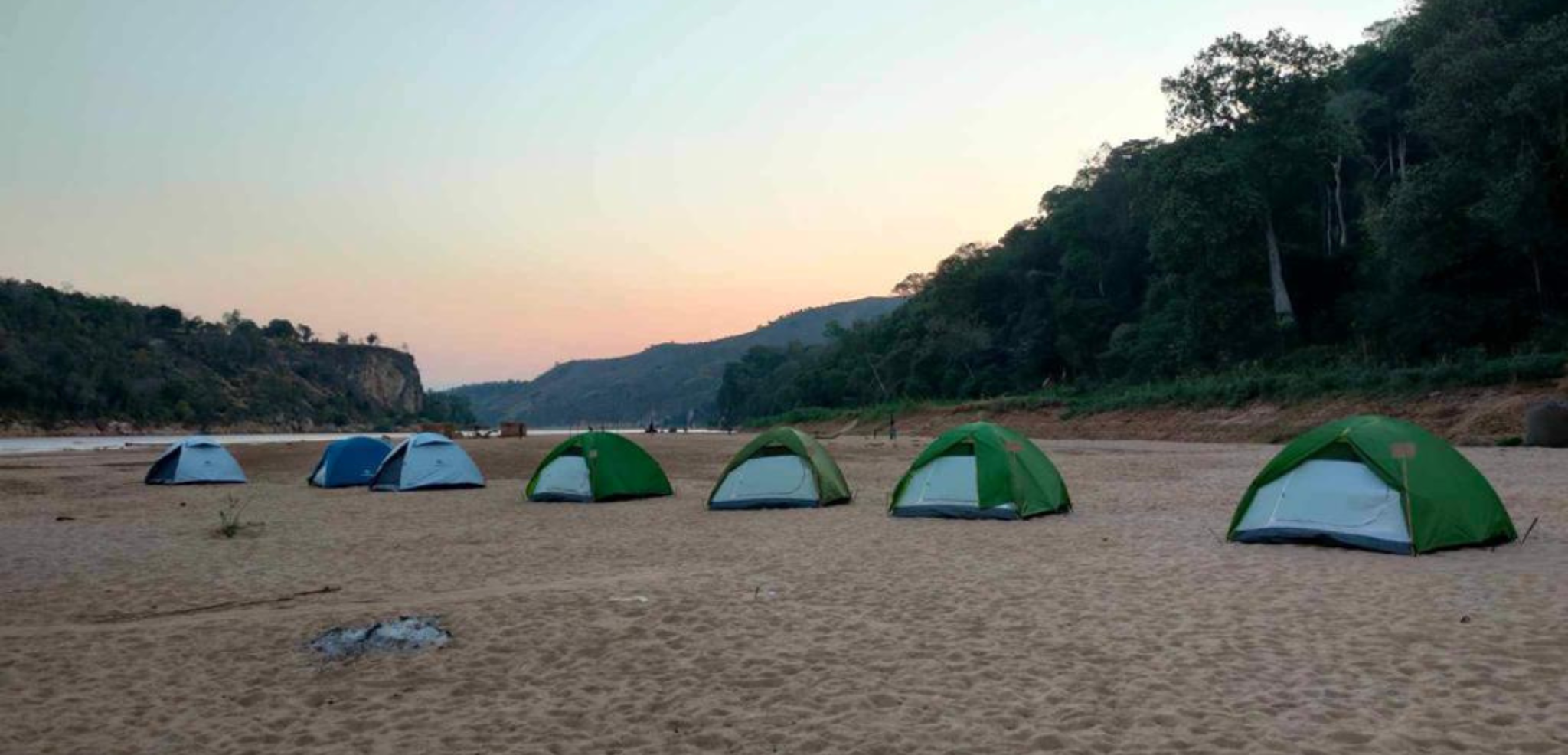 Bivouac, Rivière Tsiribihina, Madagascar