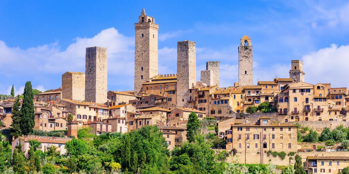Parsemés de villages pittoresques comme San Gimignano 