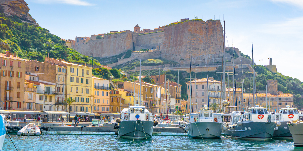 L’arrivée au port de Bonifacio, jour 4 (sous réserve des conditions météo)