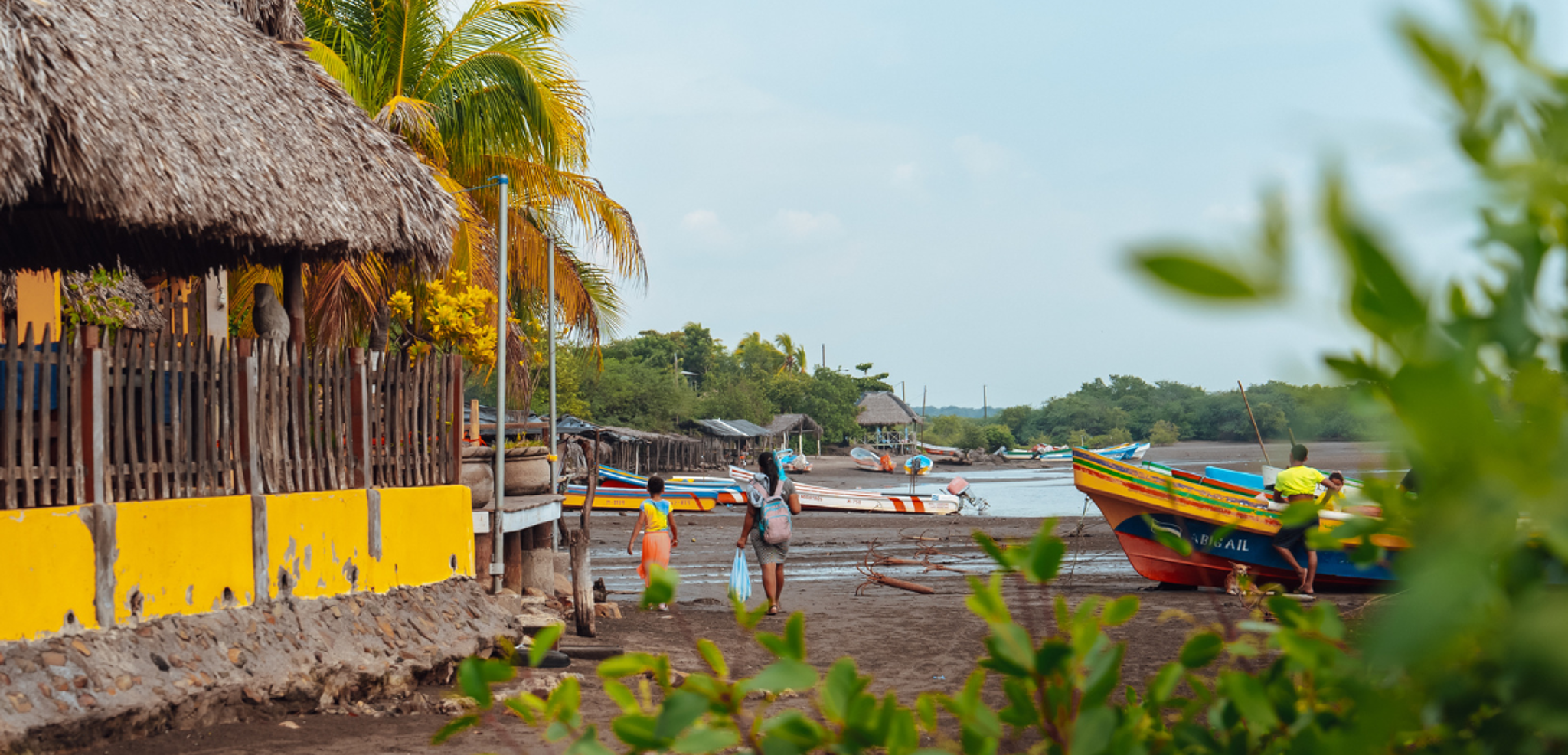 Cap sur la côte Pacifique : village sur la route de Juan Venado