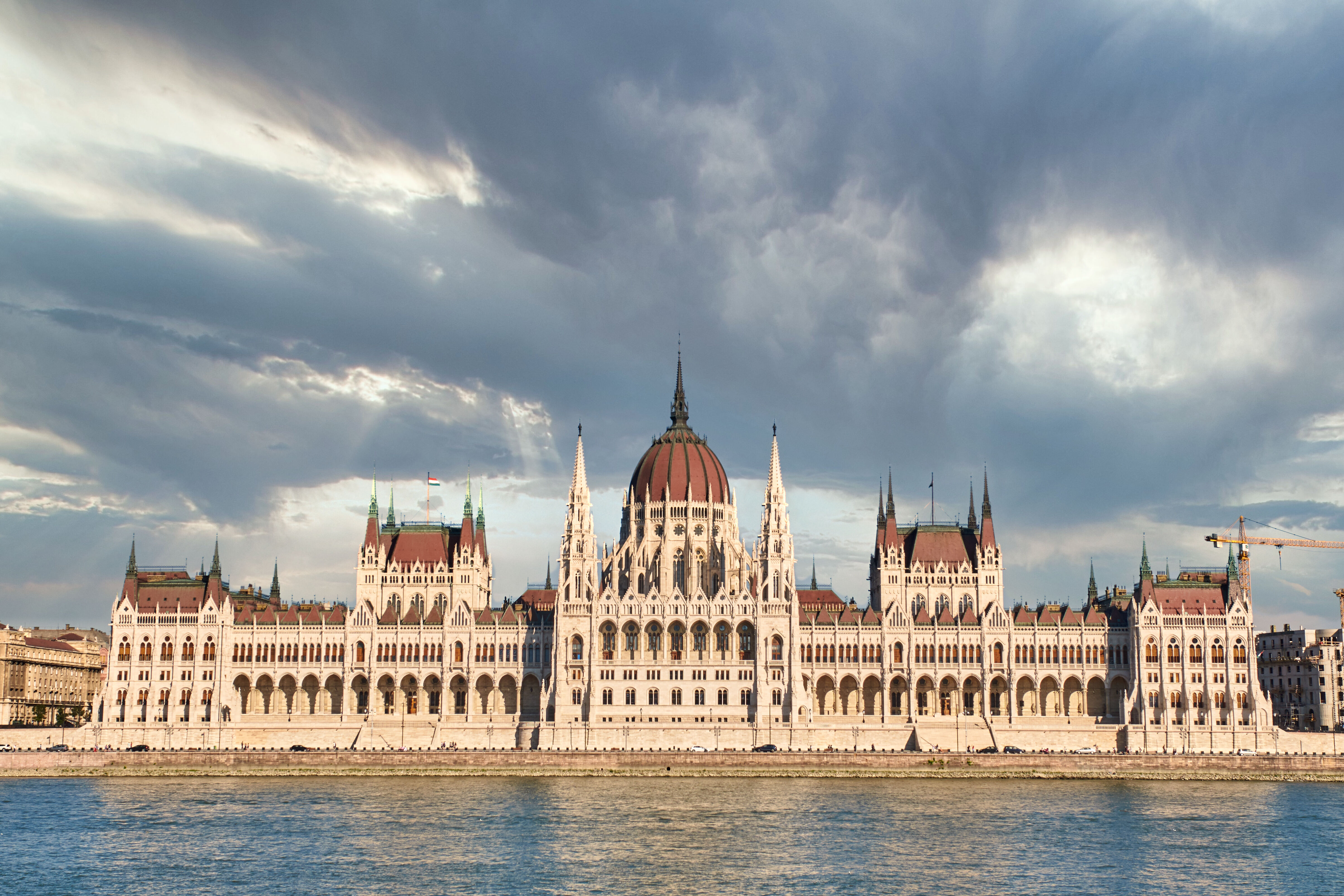 Le Parlement de Budapest, le long du Danube