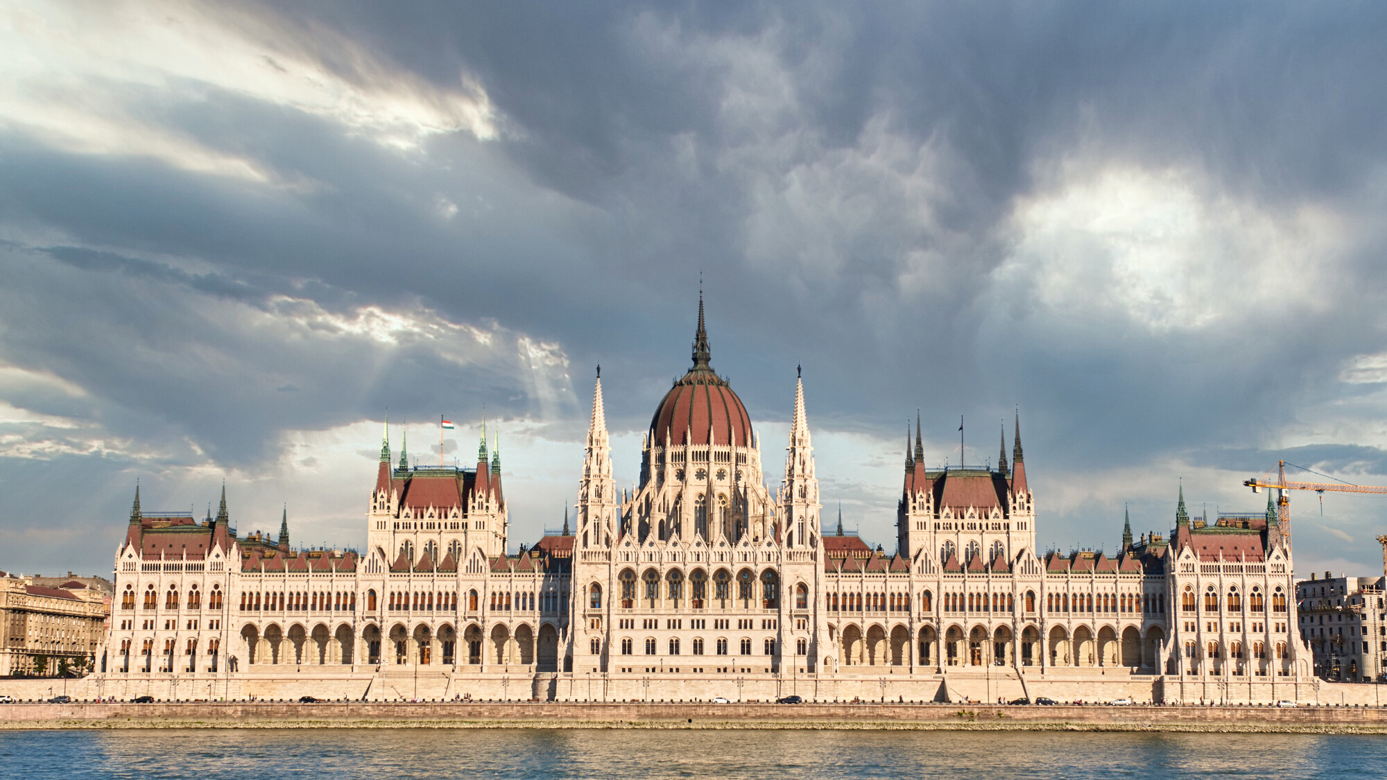 Le Parlement de Budapest, le long du Danube
