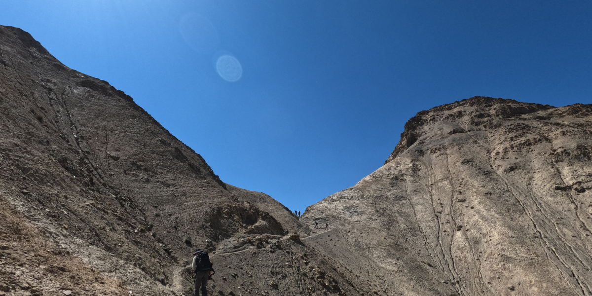 Empruntez le col de Prinkiti La