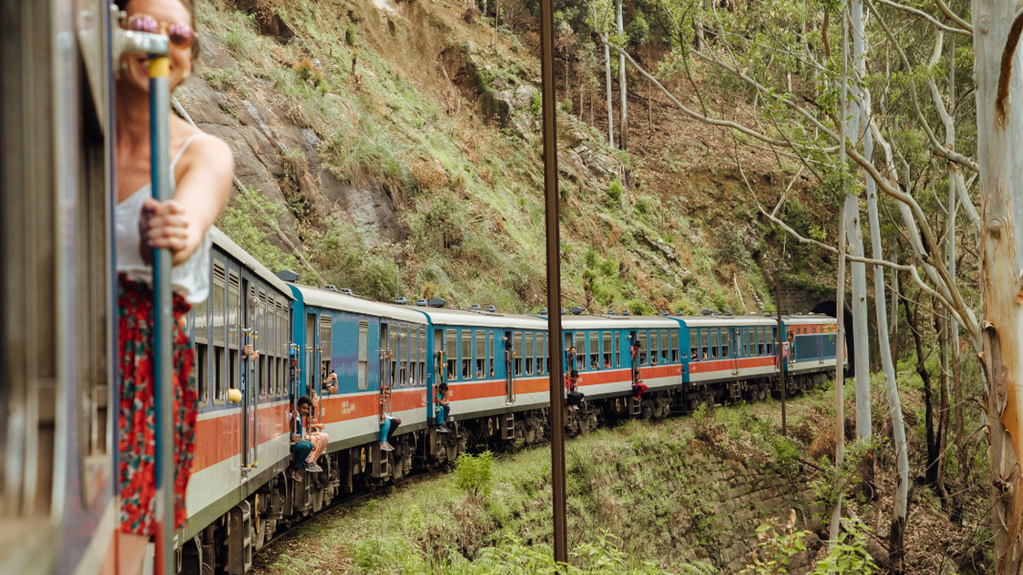 En train, jusqu'à Ella