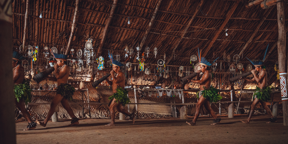 Et participez à leur danses traditionnelles