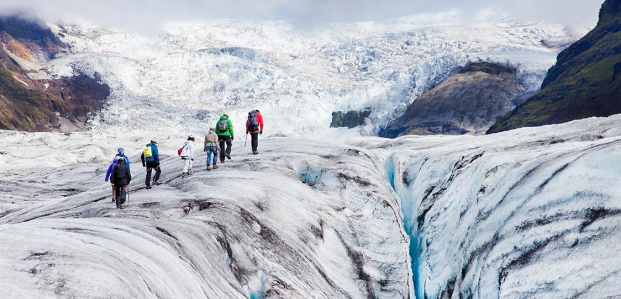 Chaussez les crampons pour arpenter le glacier