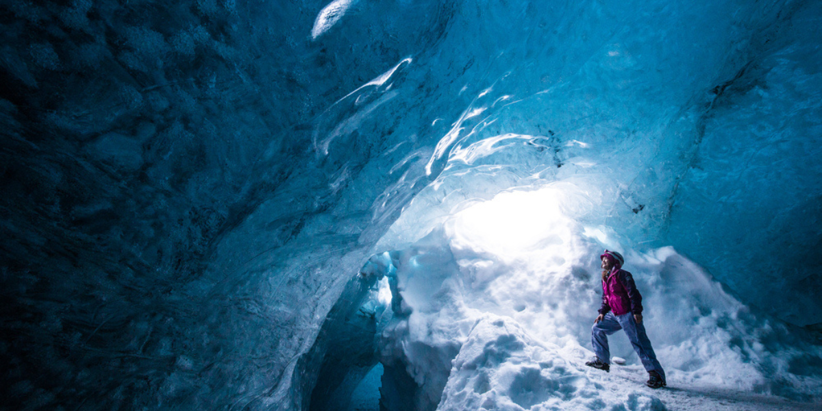 Explorez une grotte de glace (en option) 