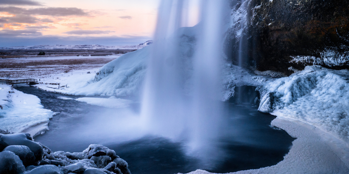 Arrêt à la cascade de Seljalandfoss
