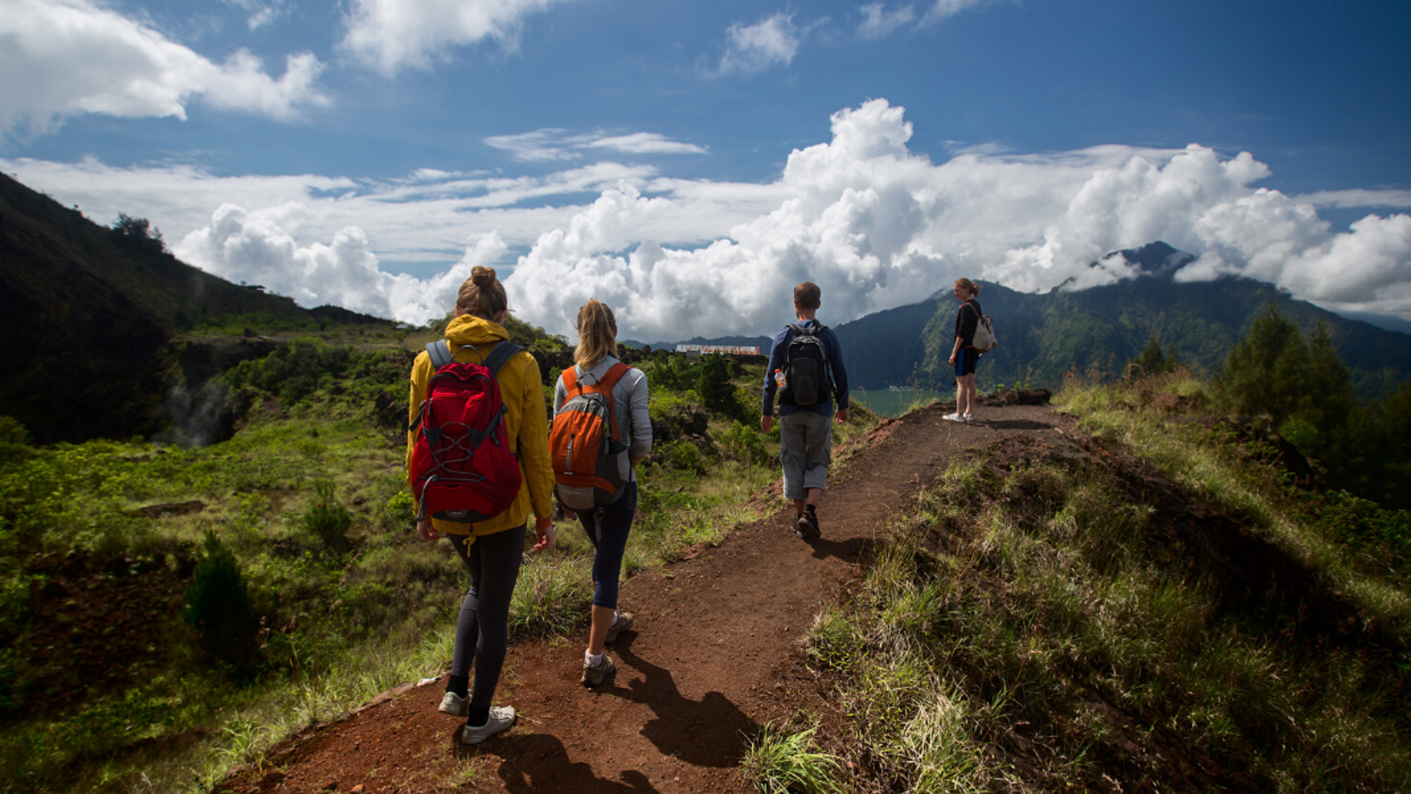 des randonnées en montagne, ou au coeur des rizières