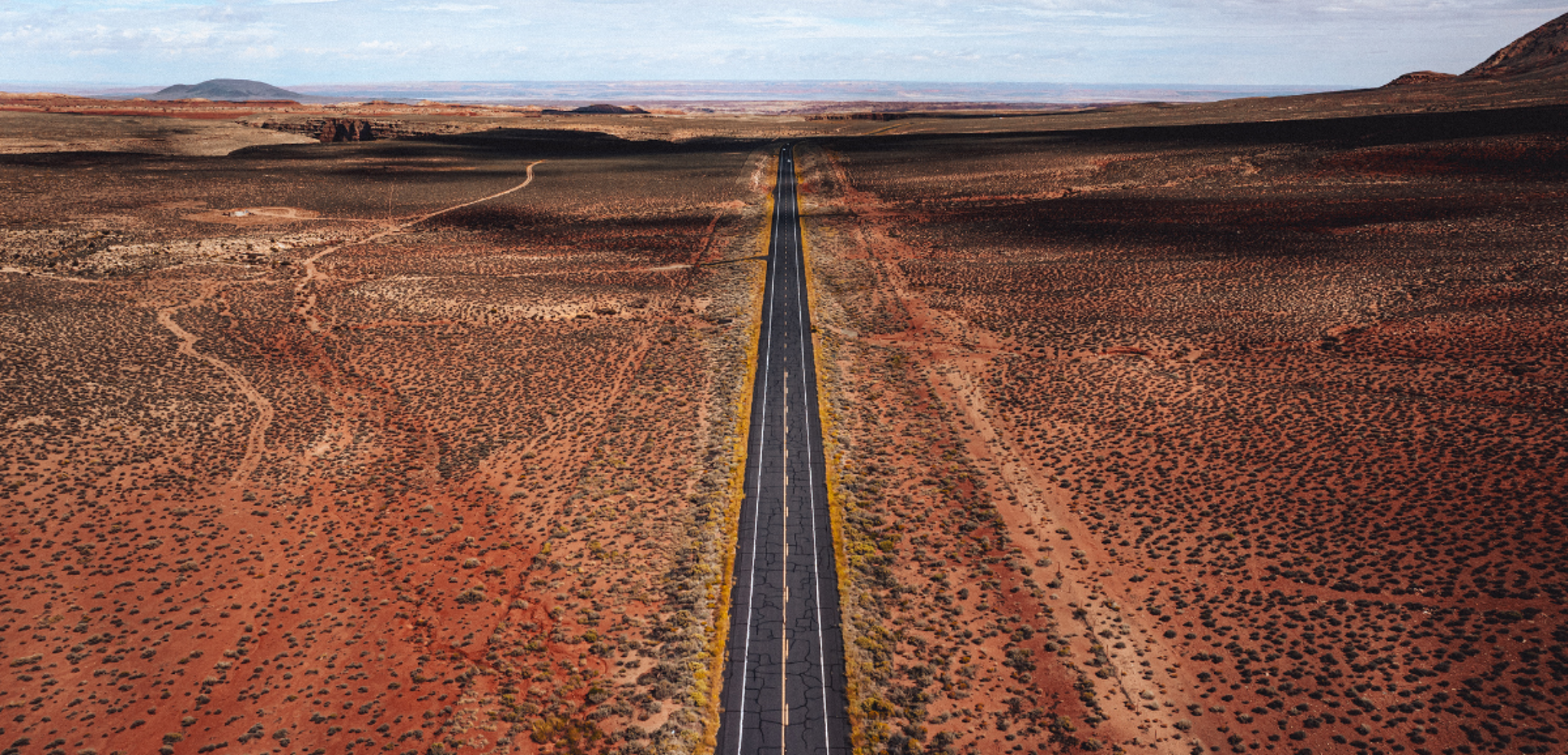 Les longues routes droites typiques des grands espaces américains