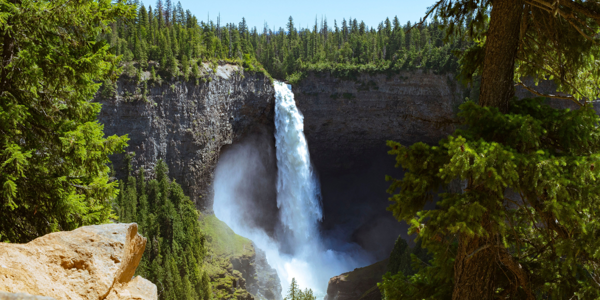 Les impressionnantes chutes de Helmcken Falls - jour 10 ou jour 5 