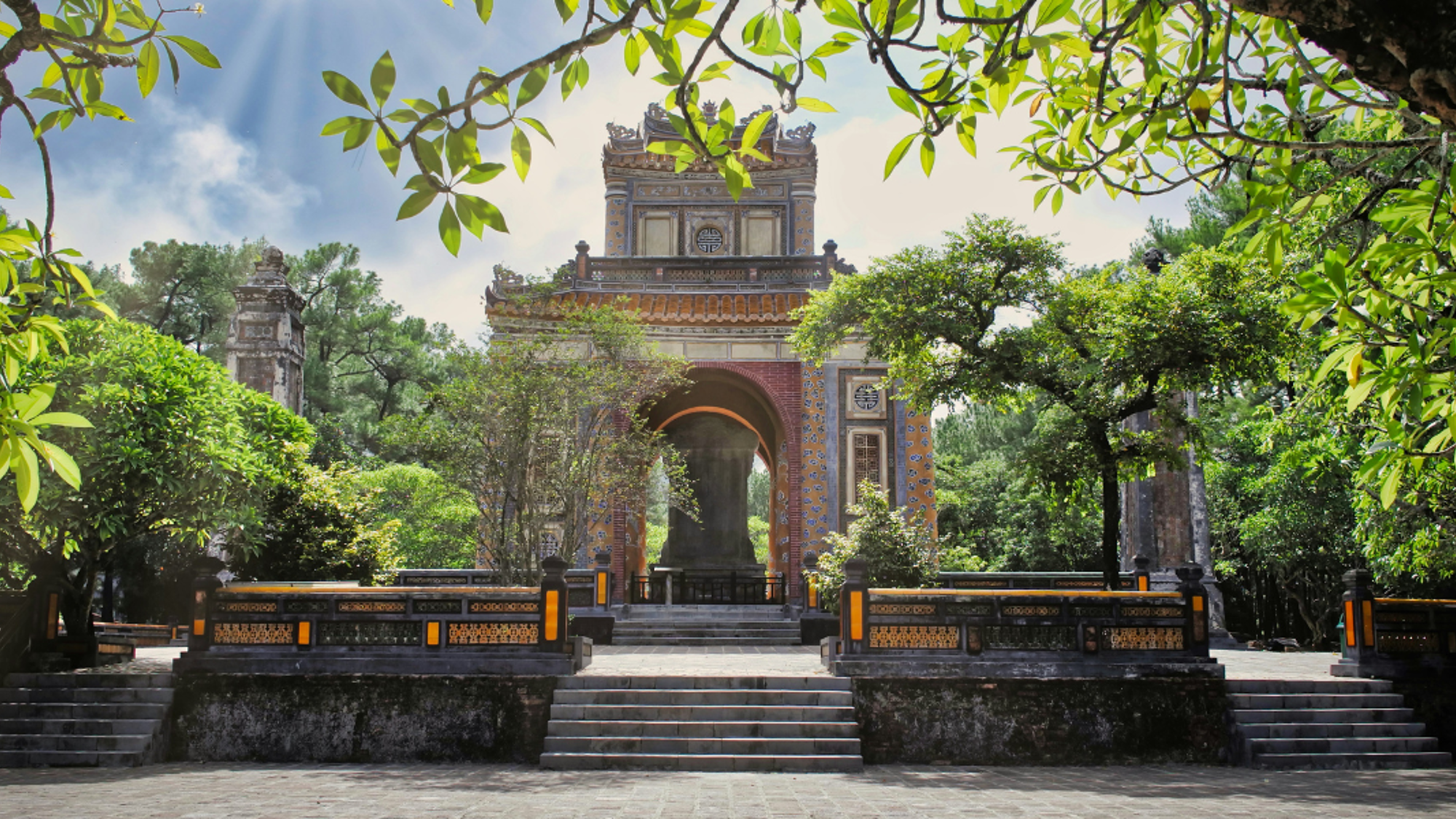 Tu Duc Tomb, Hoi An, Vietnam ©Gian Reto Tarnutzer / Unsplash