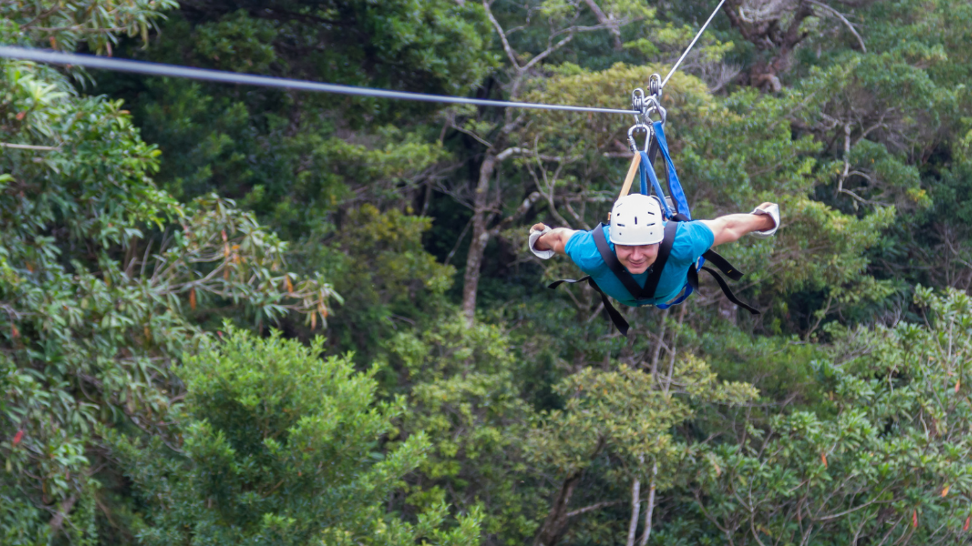 Sensations fortes en tyrolienne !