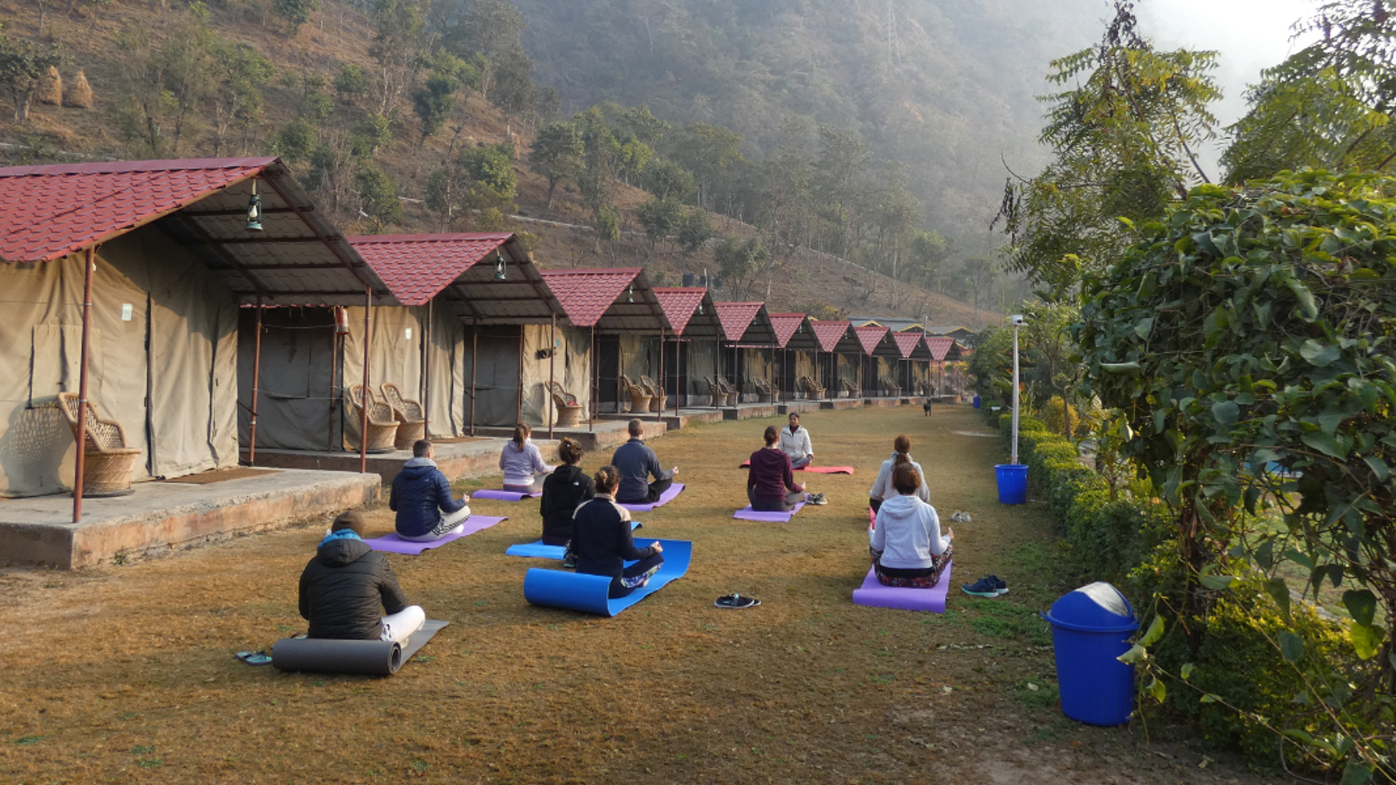 Cours de yoga, Rishikesh, Inde