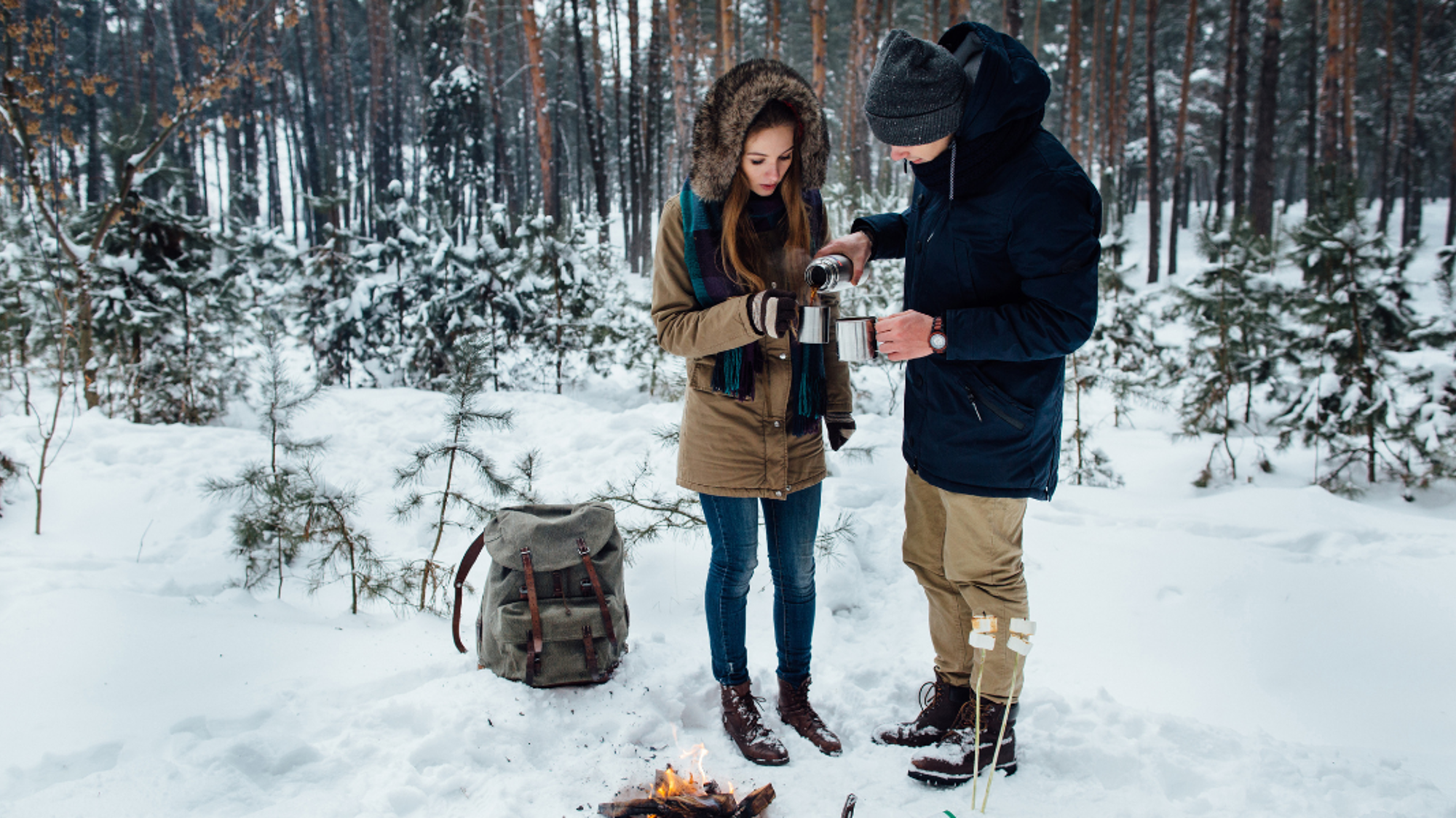 Réchauffez-vous autour d'un feu de camp