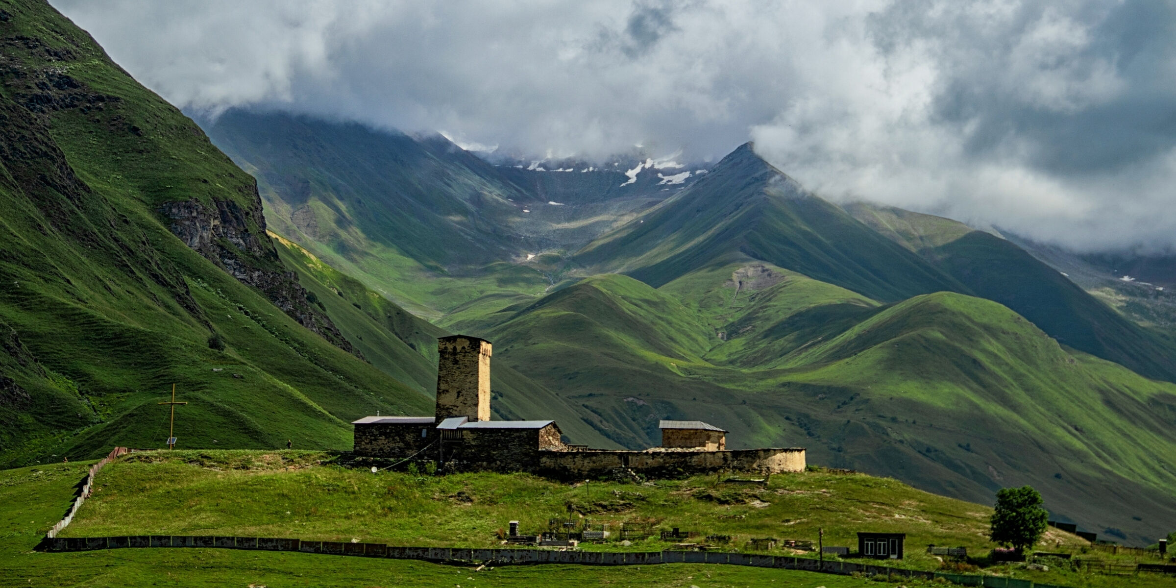 Monastère de Lamaria, Ouchgouli, Svanétie, Géorgie © Aleko Kezevadze /Unsplash