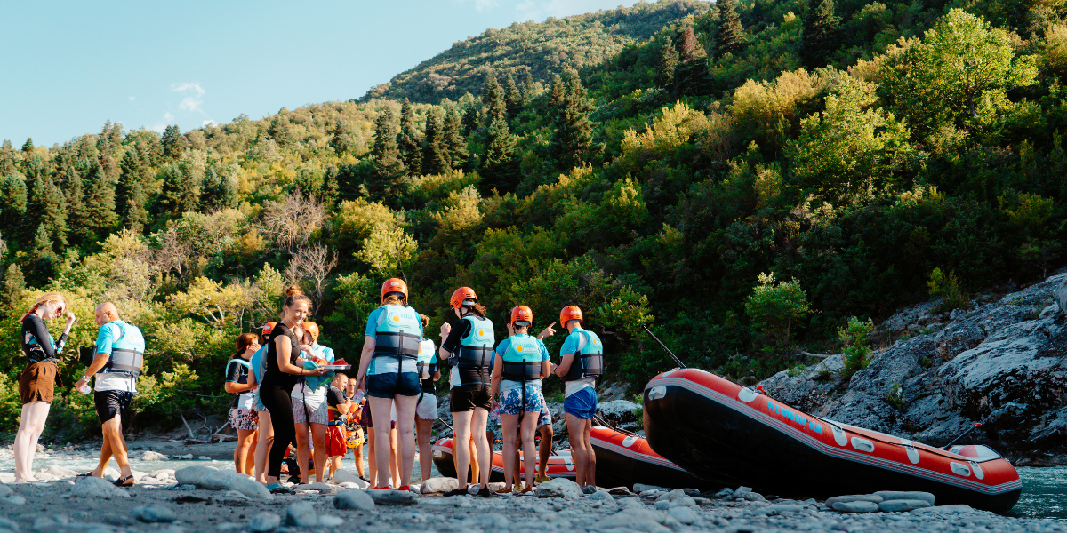 C'est parti pour une descente en rafting sur la Vjosa !