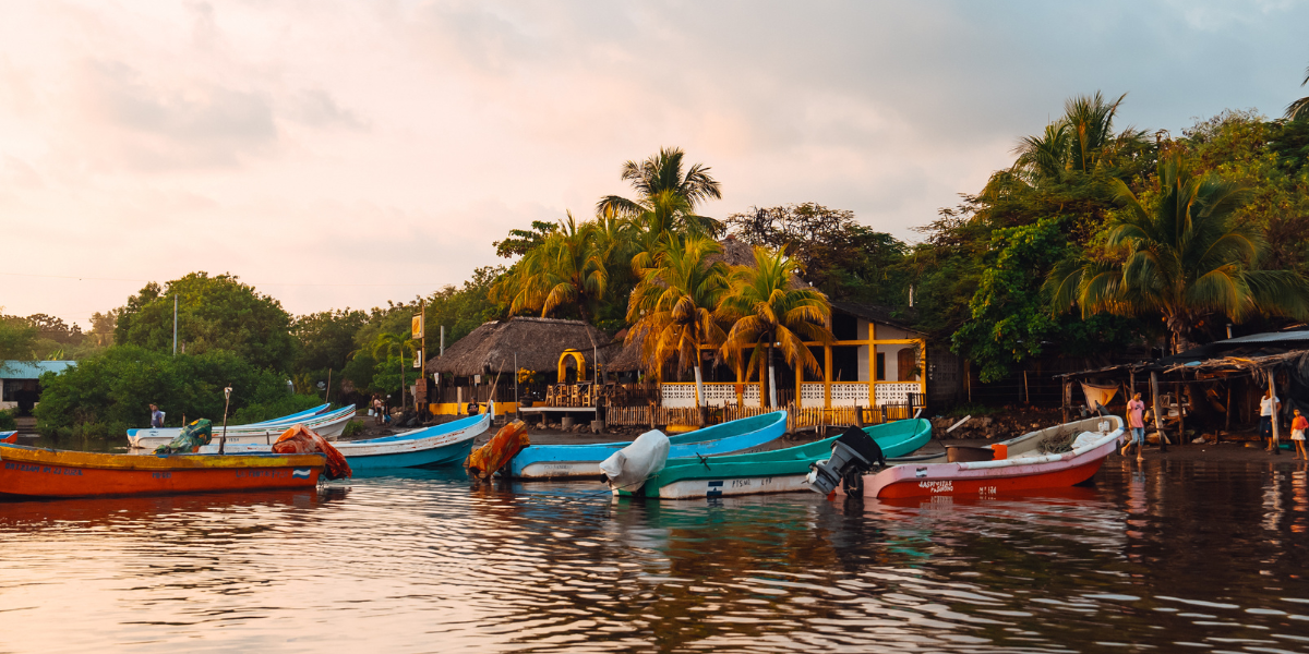 Un village dans la mangrove