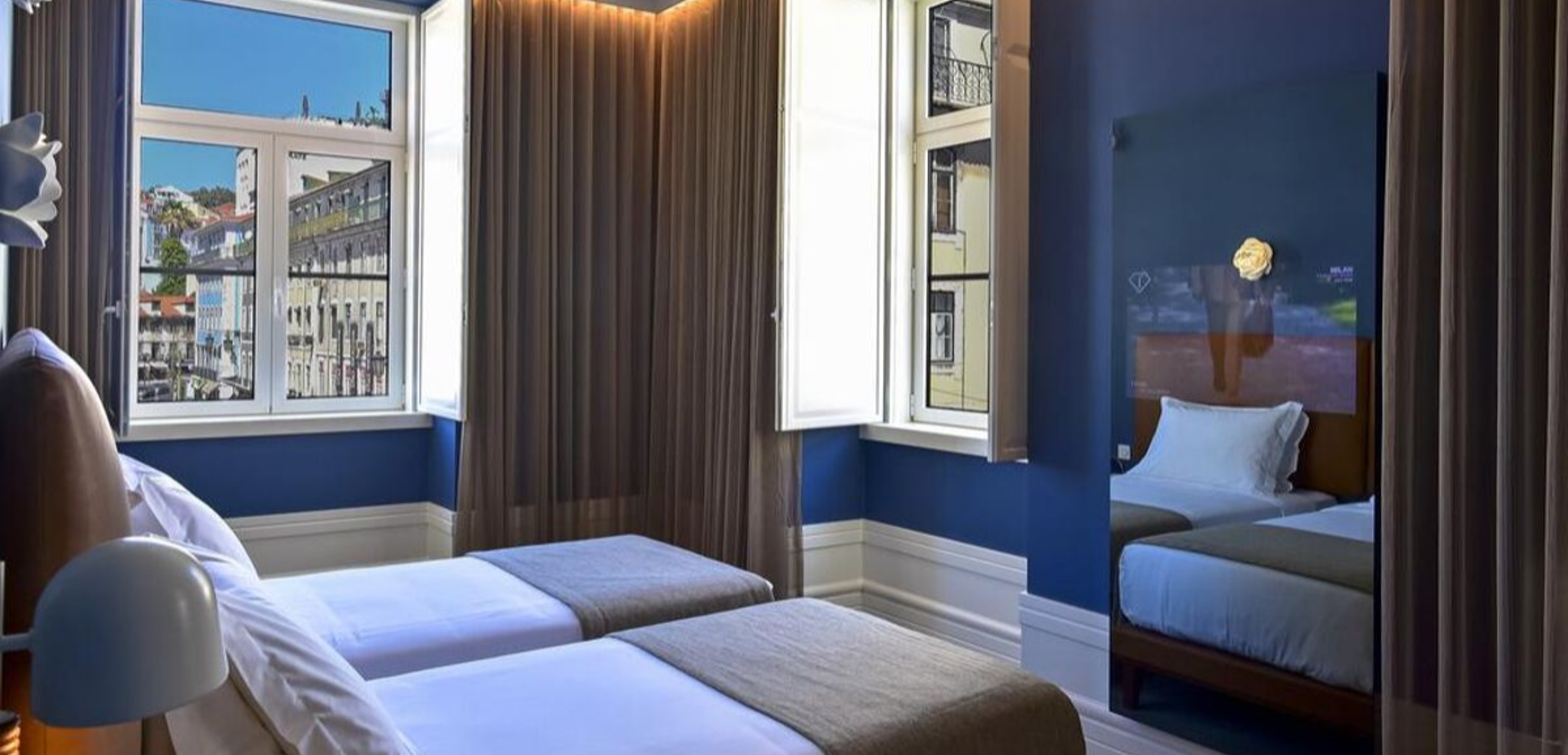 Posez vos valises pour un week-end entre potes à l'hôtel My Story Figueira (selon date, photo non contractuelle)