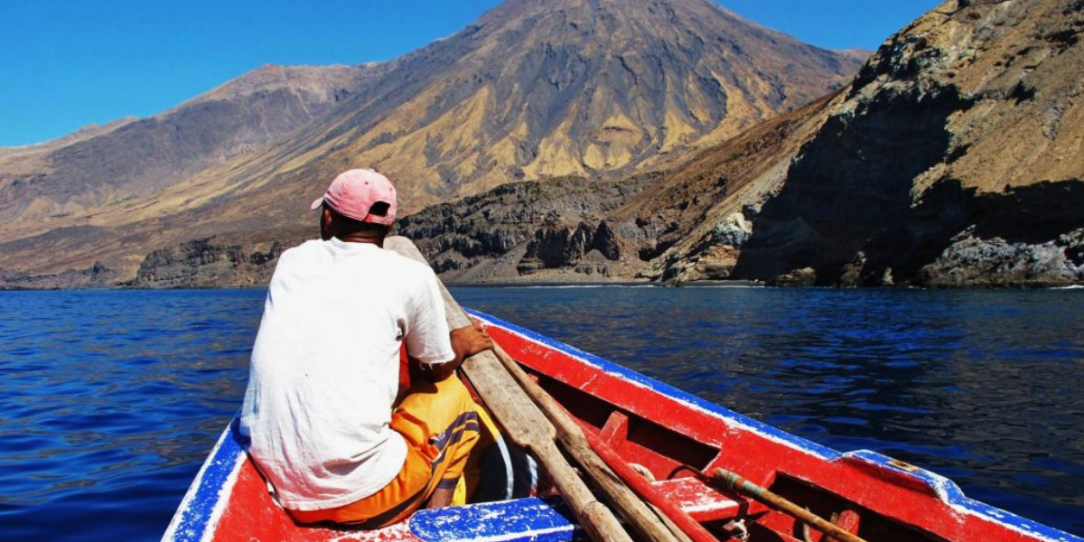 Ile volcanique de pêcheurs
